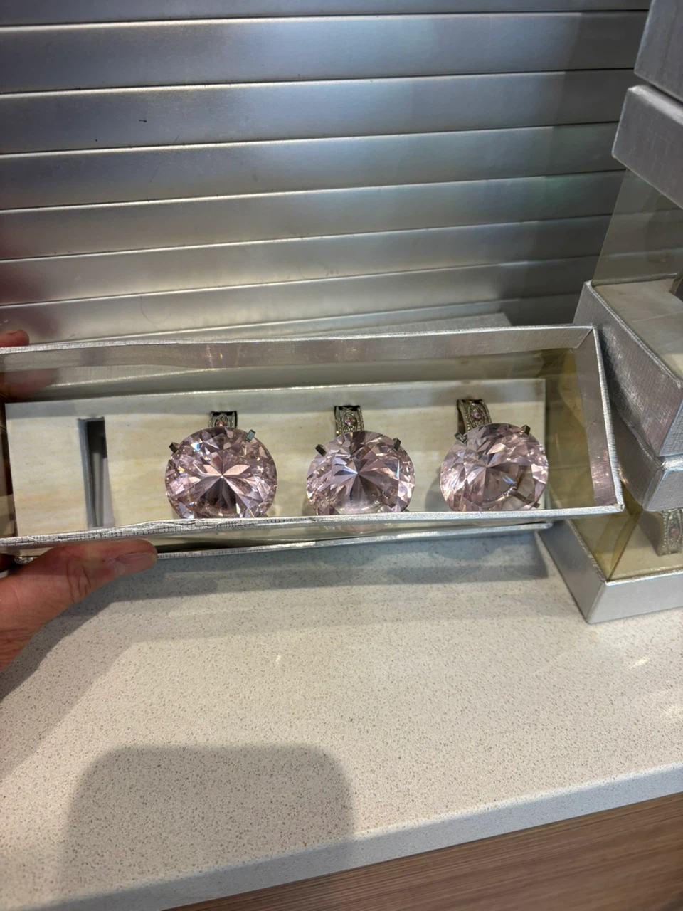 Pink diamond-shaped napkin rings