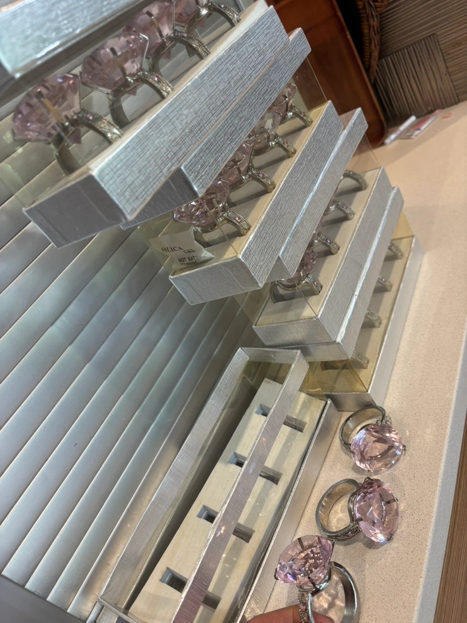 Pink diamond-shaped napkin rings - photo 3