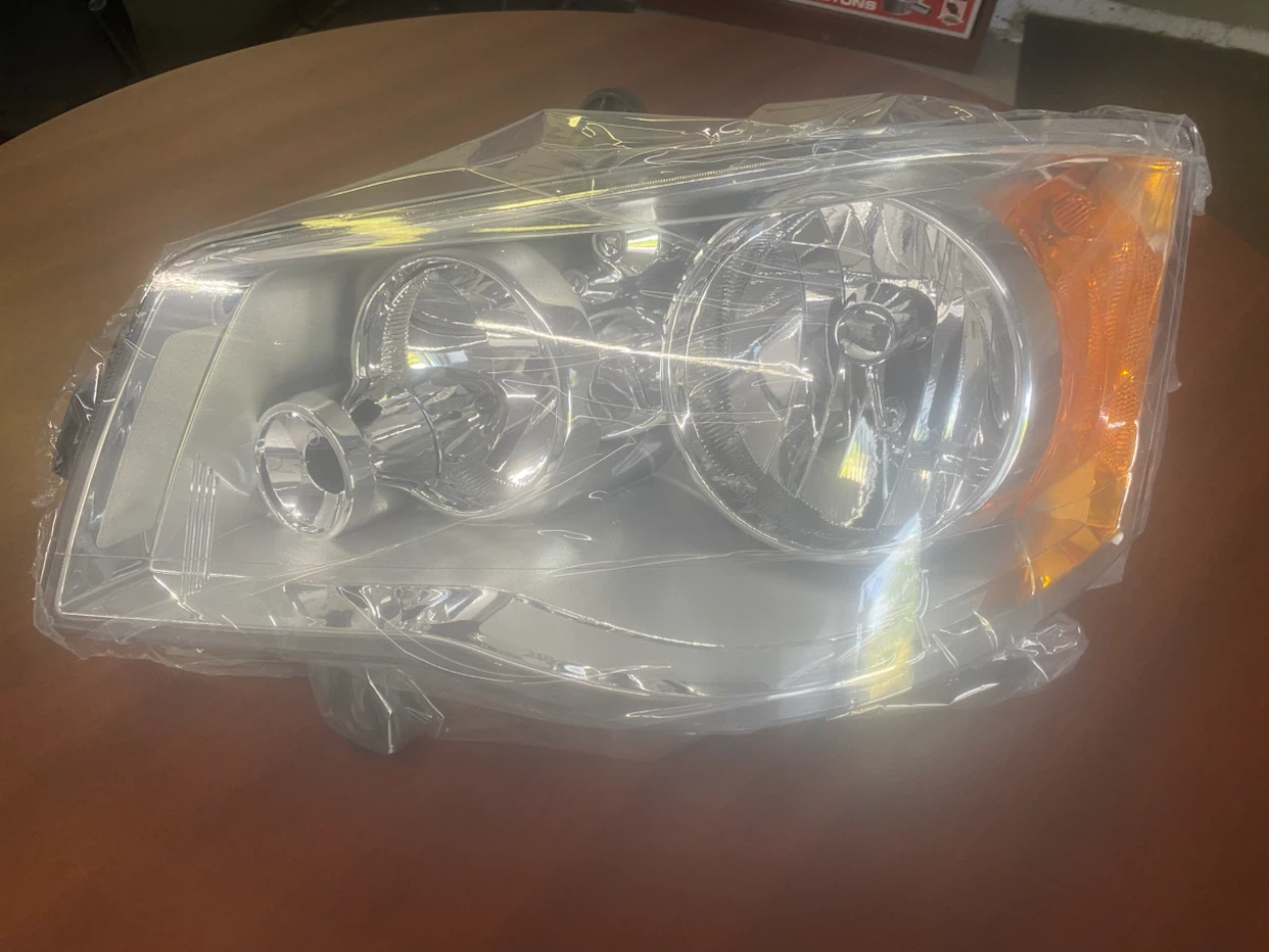 Headlight grand caravan