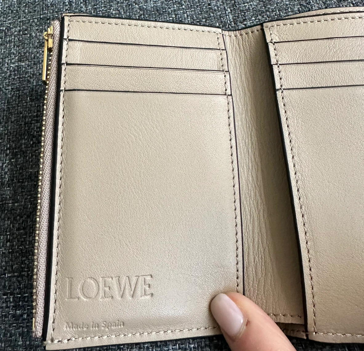 Loewe Small Vertical Wallet - photo 4