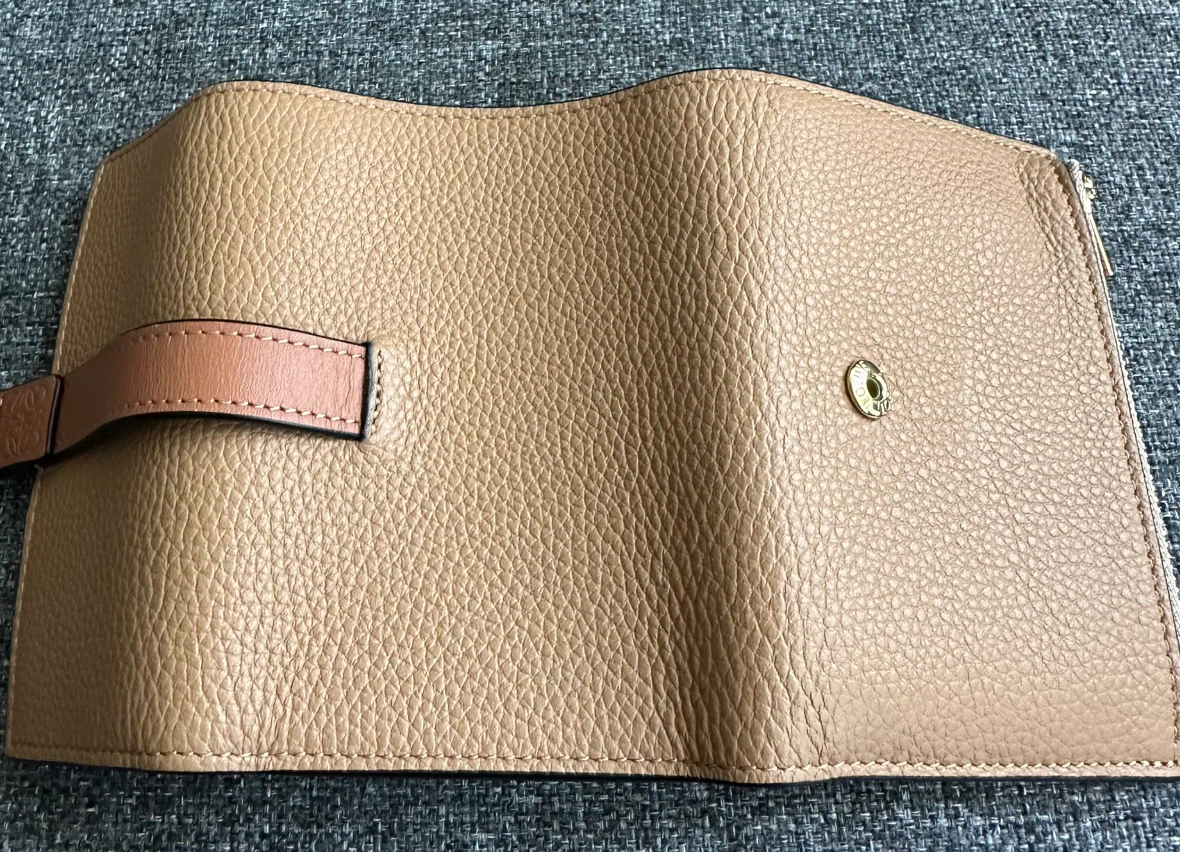 Loewe Small Vertical Wallet - photo 5