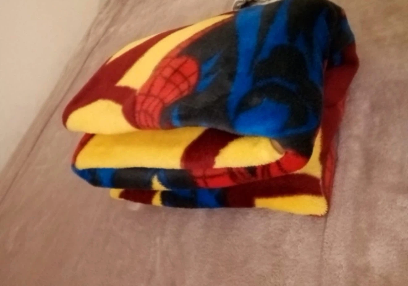 Marvel Spider-Man Throw Blanket - photo 2