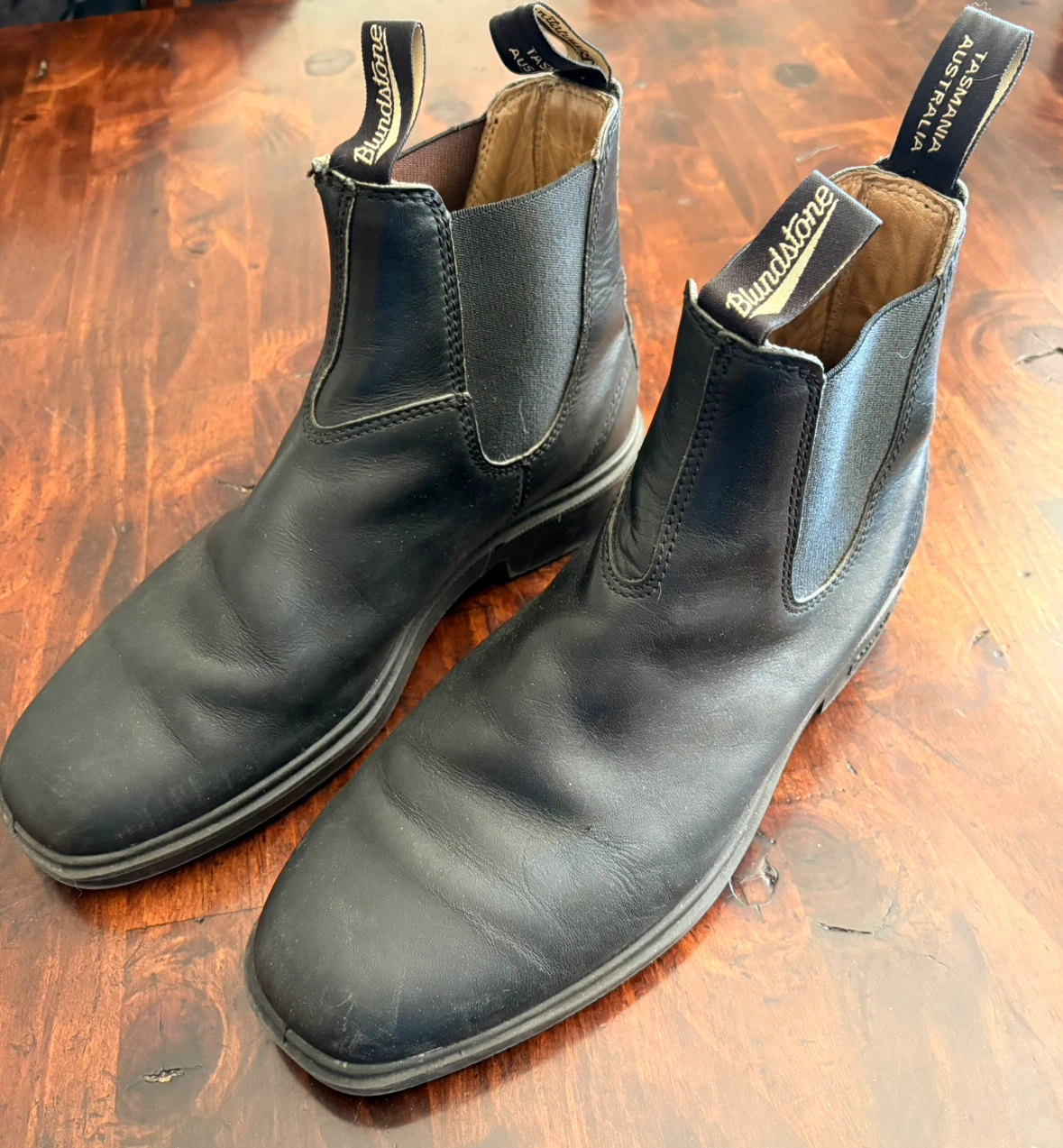 Black Blundstones