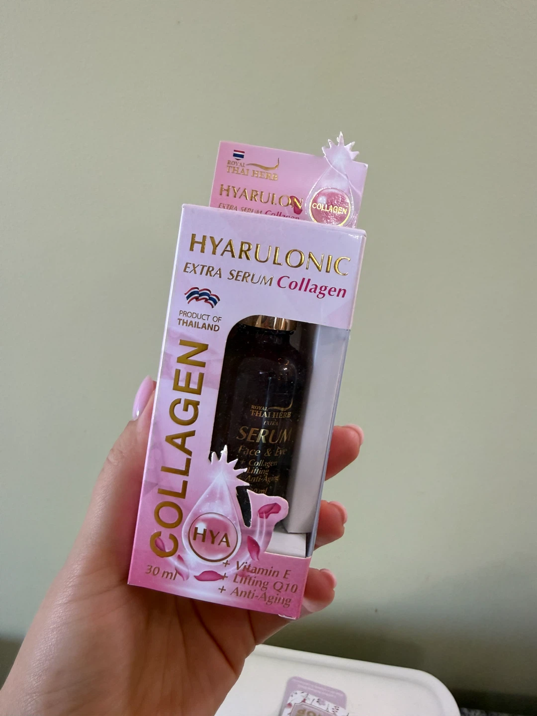 Royal Thai Herb Hyarulonic Extra Serum Collagen