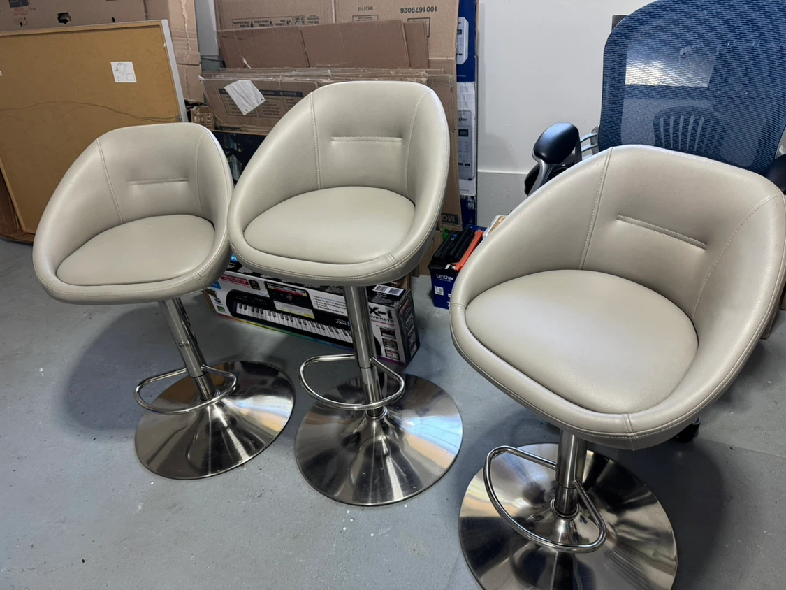 Set of 3 beige swivel bar stools