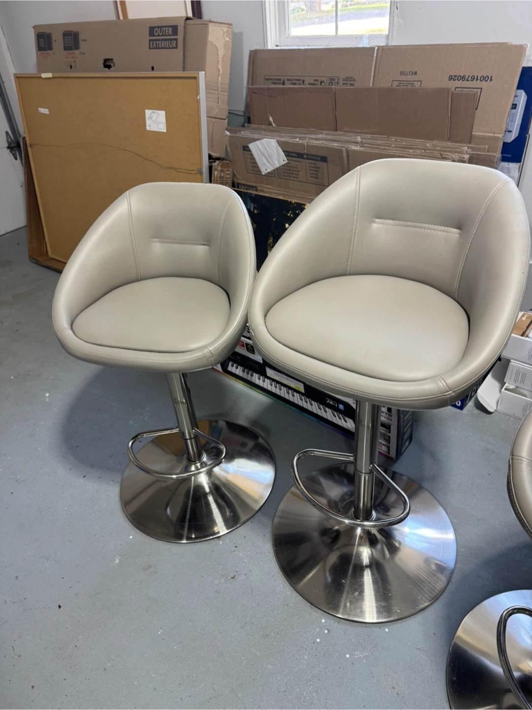 Set of 3 beige swivel bar stools - photo 3