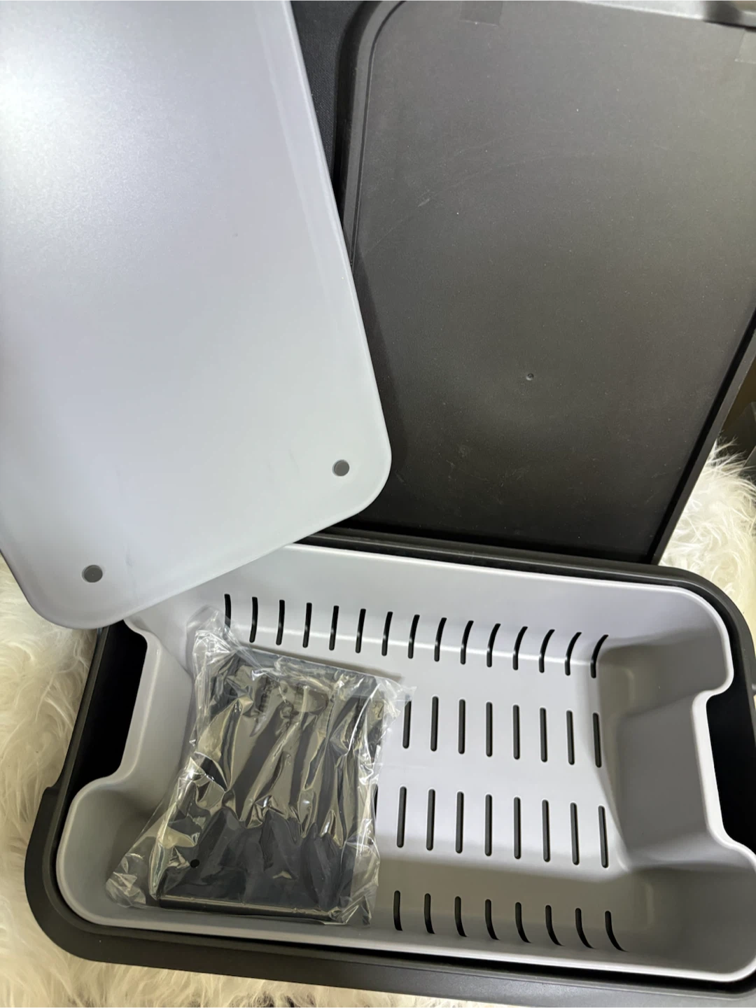 Kitchen Storage Container with Drain Tray - photo 2
