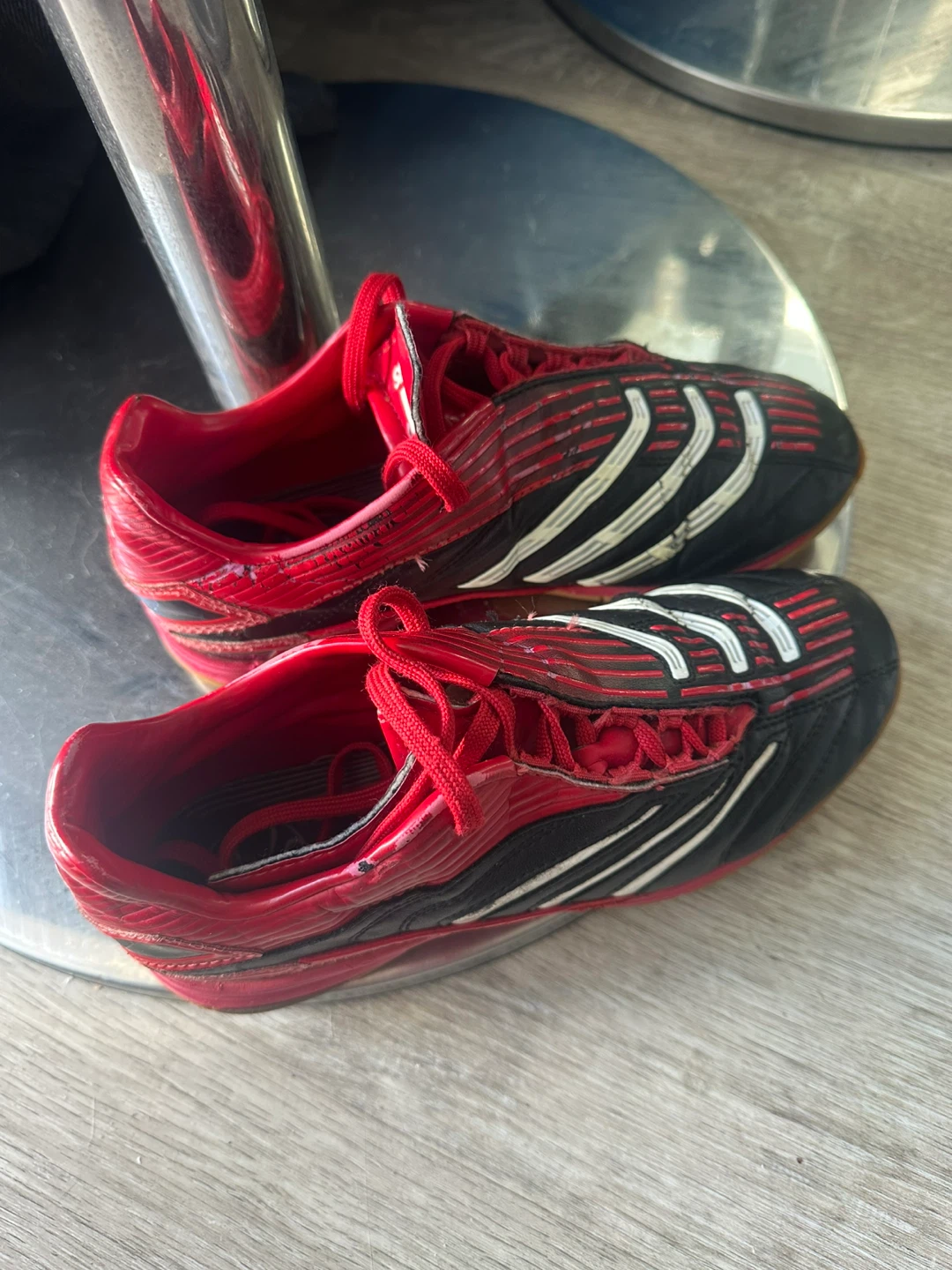 Adidas Indoor Soccer Shoes Red/Black Size 4