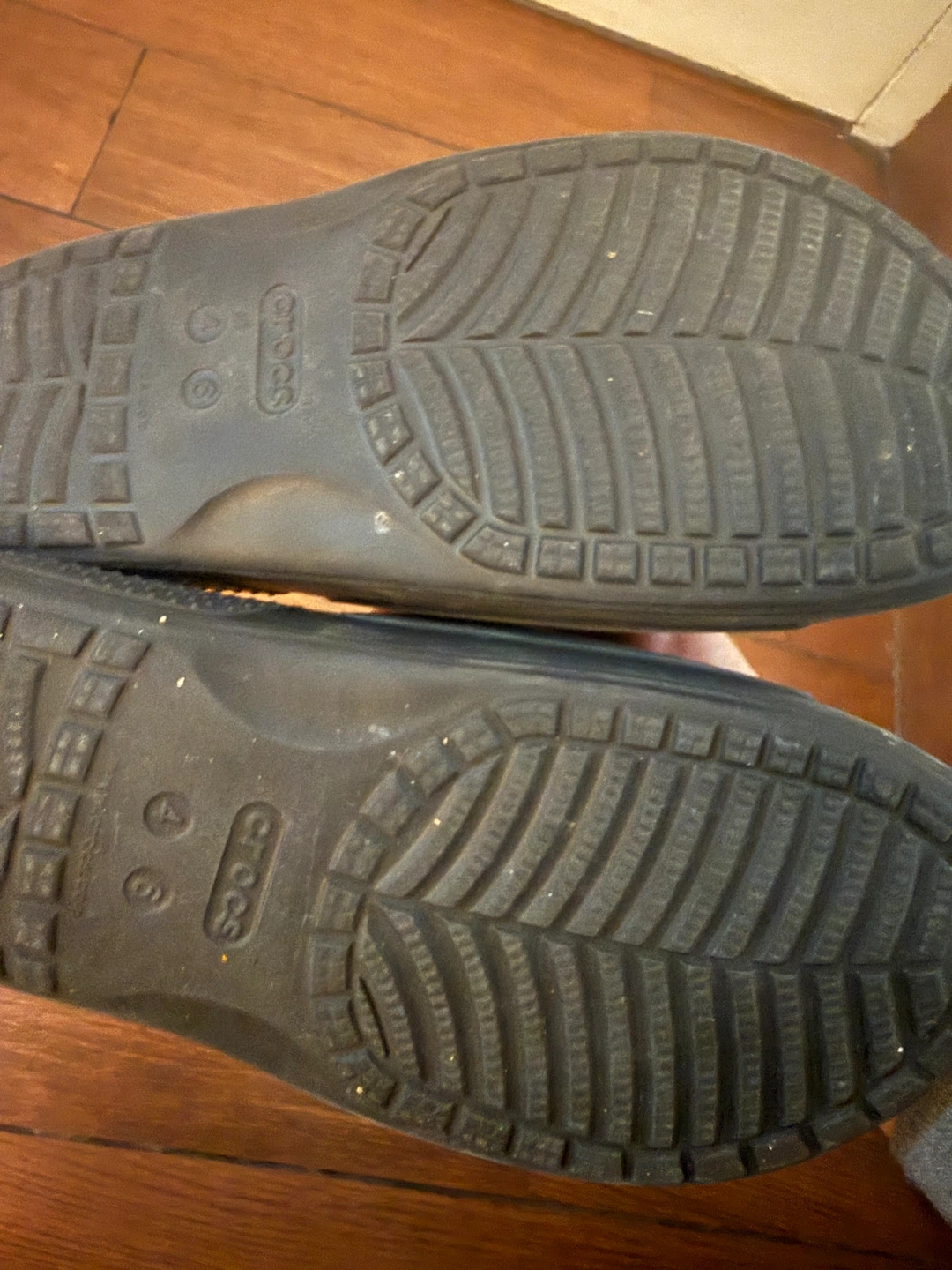 Crocs Classic Slides Black Size 4-6 - photo 3