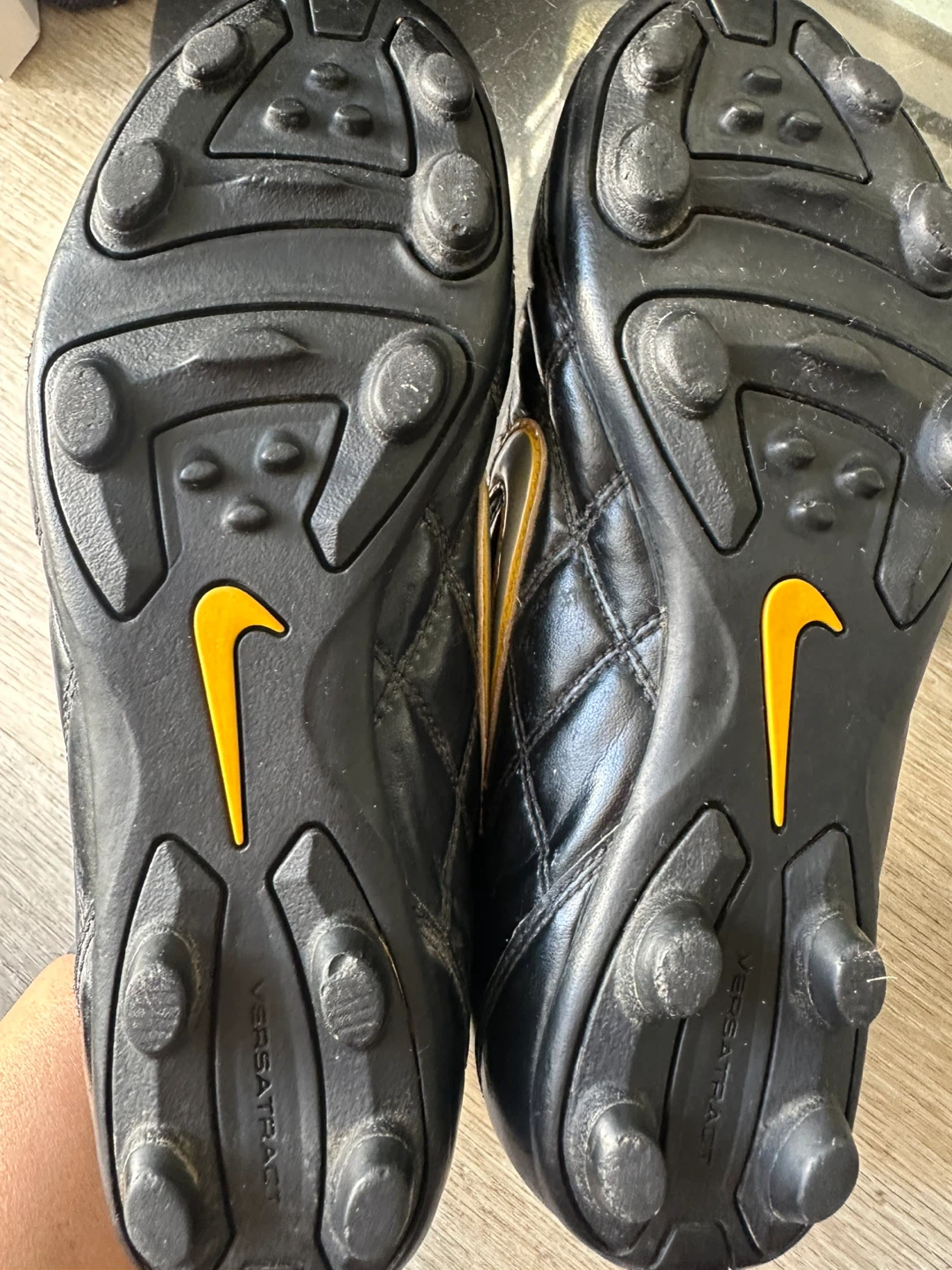 Nike Tiempo Soccer Cleats Black/Gold Size 5.5Y - photo 2
