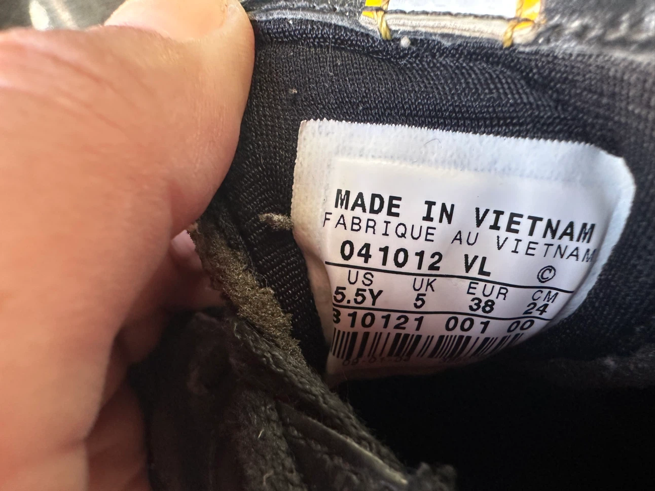 Nike Tiempo Soccer Cleats Black/Gold Size 5.5Y - photo 3