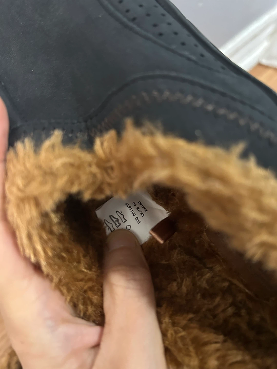 Brand New Flojos Black Faux Fur Lined Slippers Women size 7 - photo 3