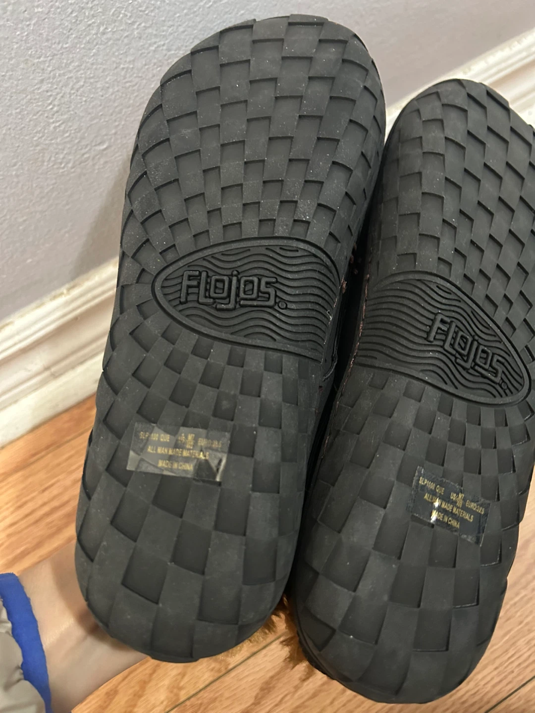 Brand New Flojos Black Faux Fur Lined Slippers Women size 7 - photo 5