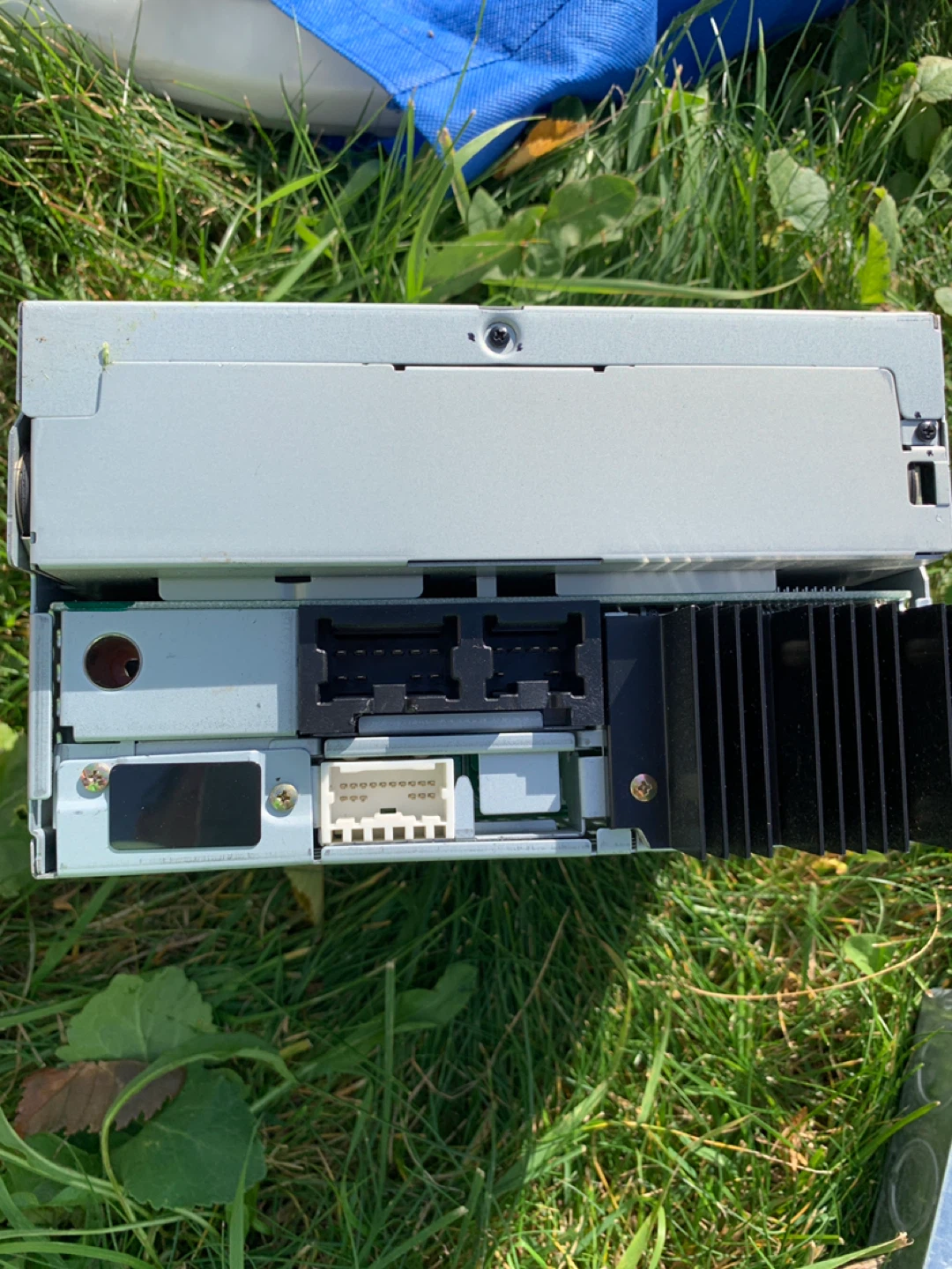 Nissan Clarion Car Radio Stereo 6-cd changer, cassette player. - photo 3