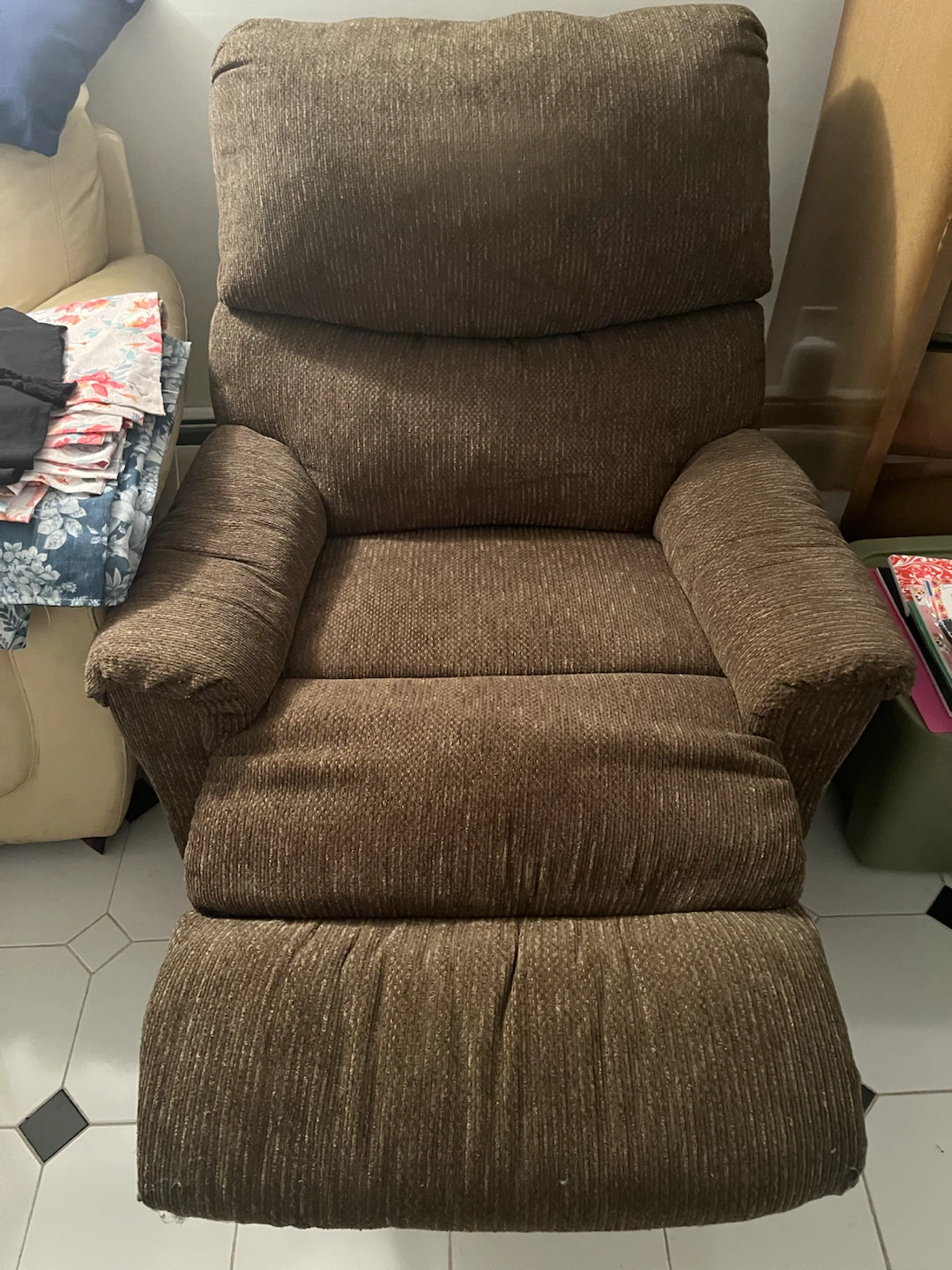 Brown Fabric Recliner Chair - photo 2