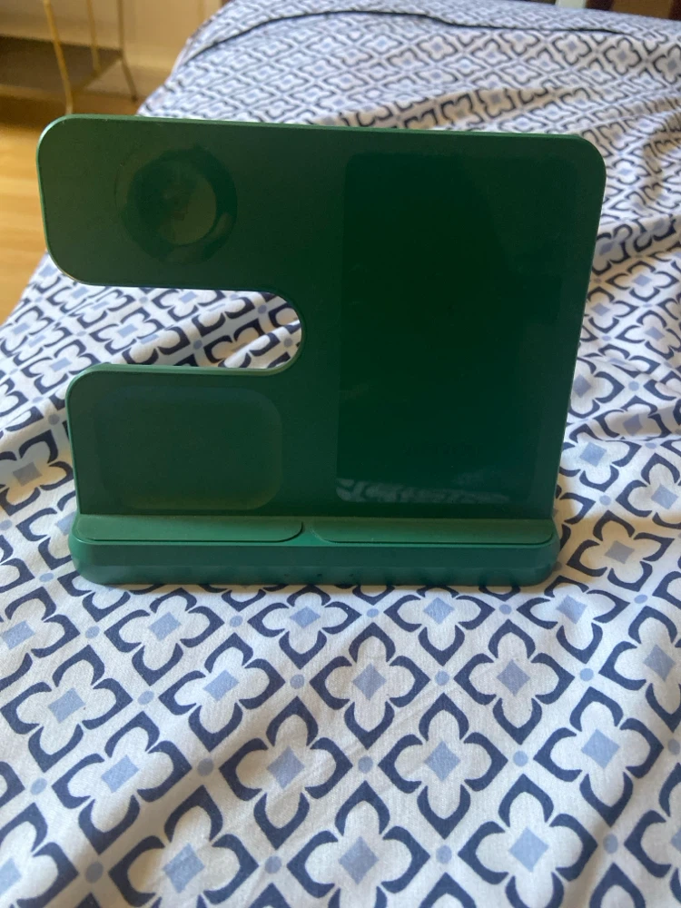 Green 3-in-1 Charging Station