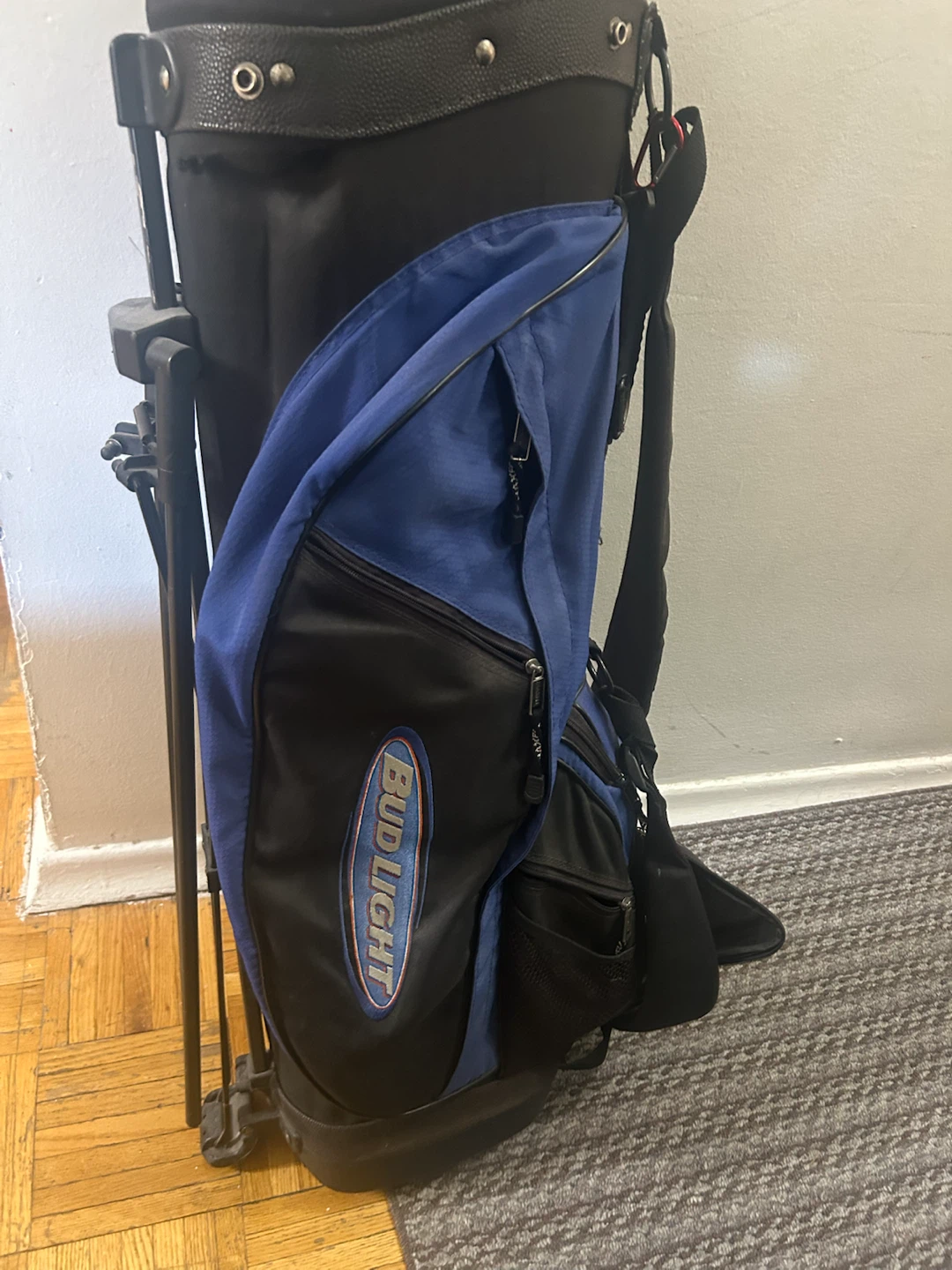 MUST GO NOW! Bud Light Maxfli Golf Stand Bag - photo 2