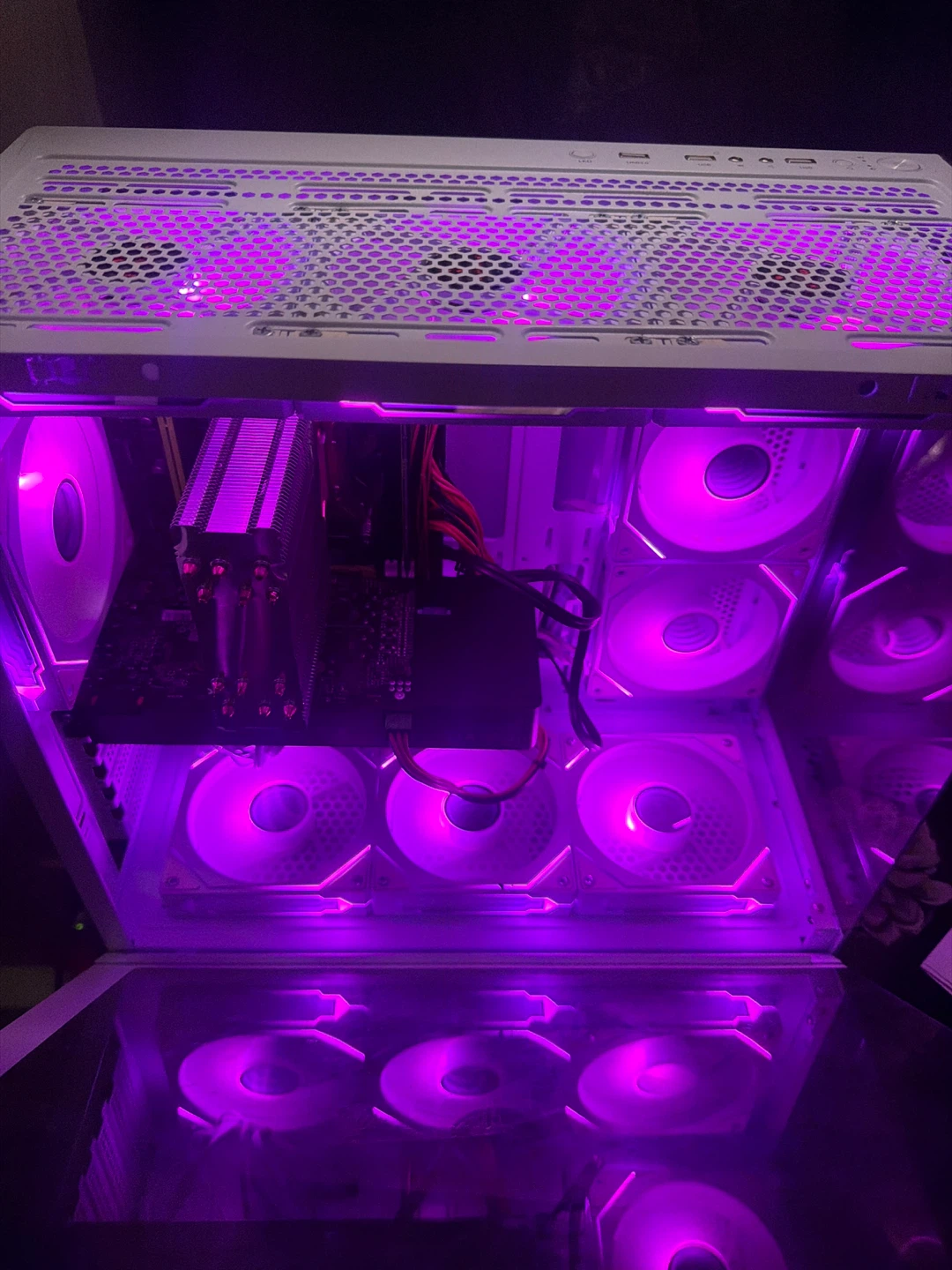 White Desktop PC  with RGB Fans gtx 660