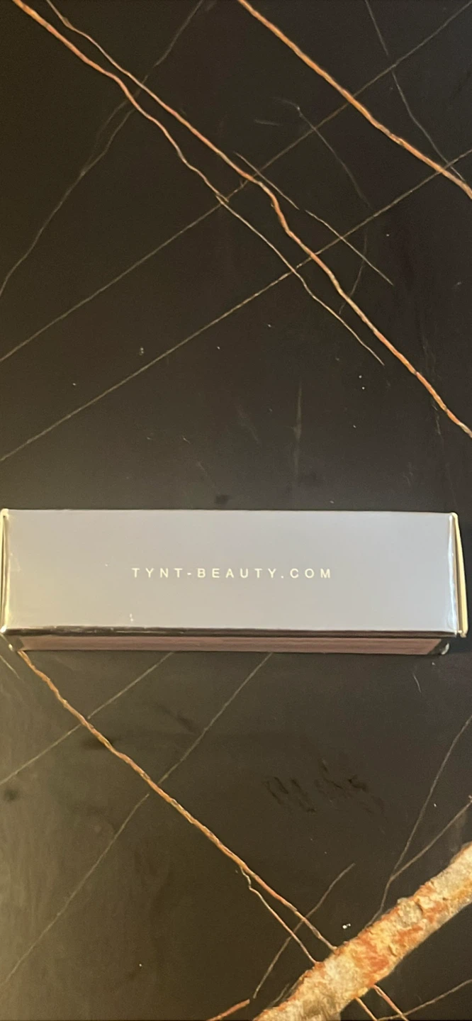TYNT The Glaze & Glow Glossy Lip Oil - Clear - photo 3