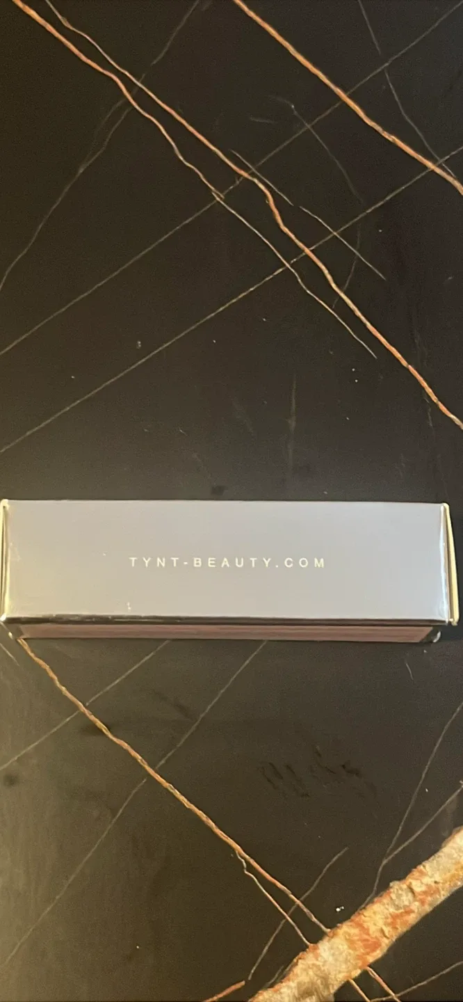 TYNT The Glaze & Glow Glossy Lip Oil - Clear - photo 3