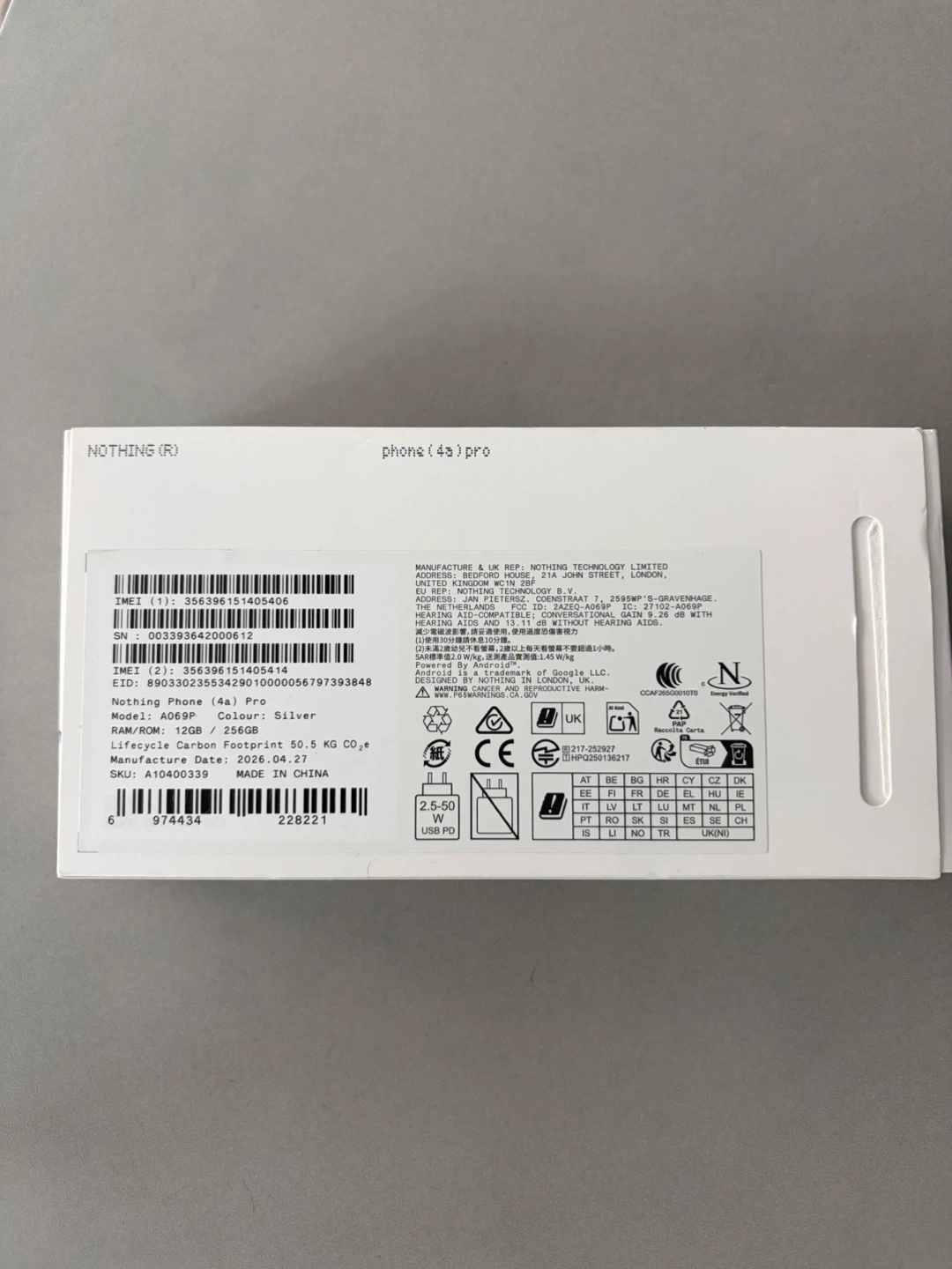 Nothing Phone (4a) Pro Silver - photo 2