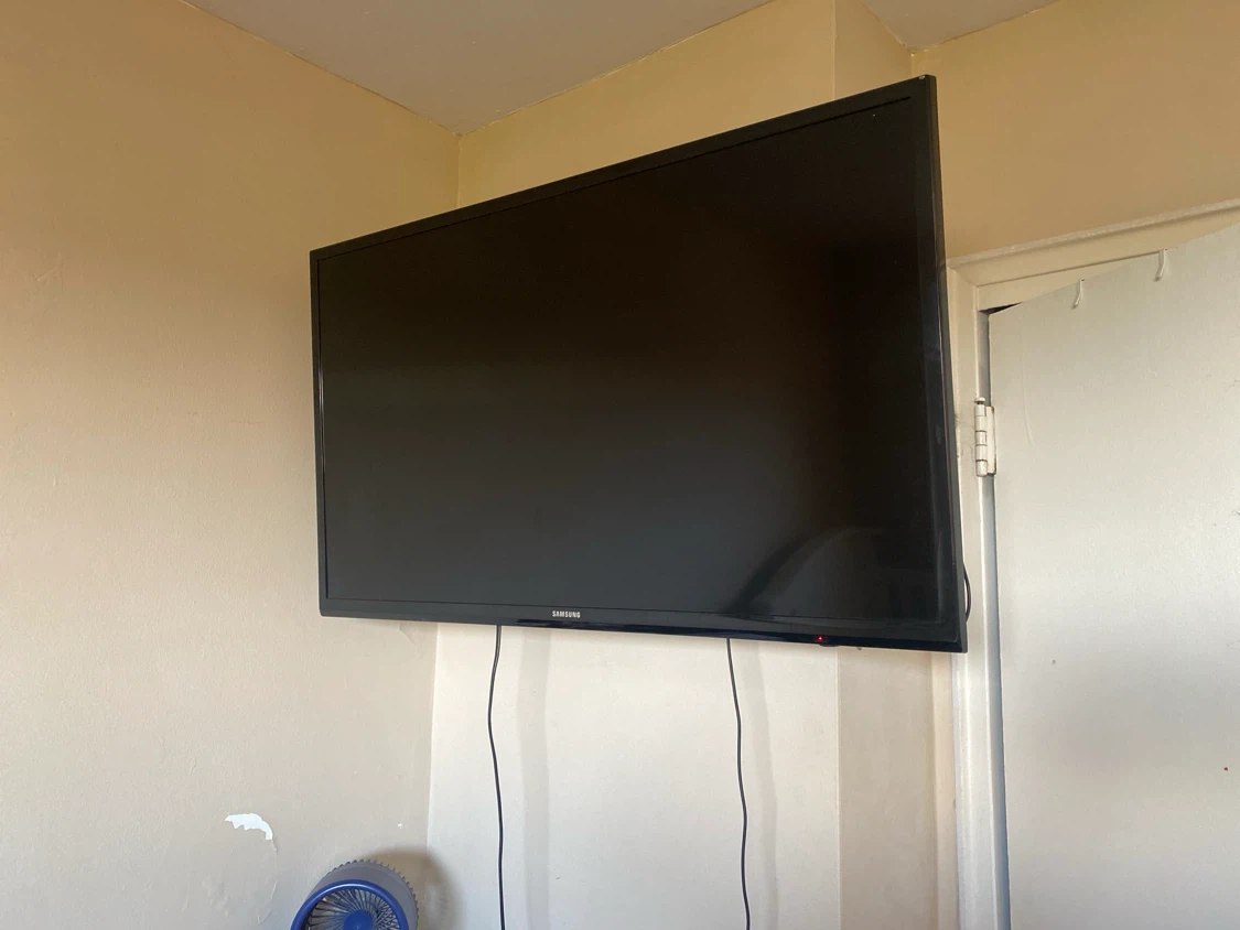 Samsung Flat Screen TV