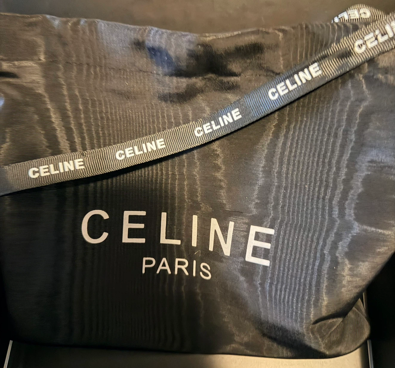 MINT • Beautiful CELINE Paris Purse w Branded Adjustable Strap - photo 2