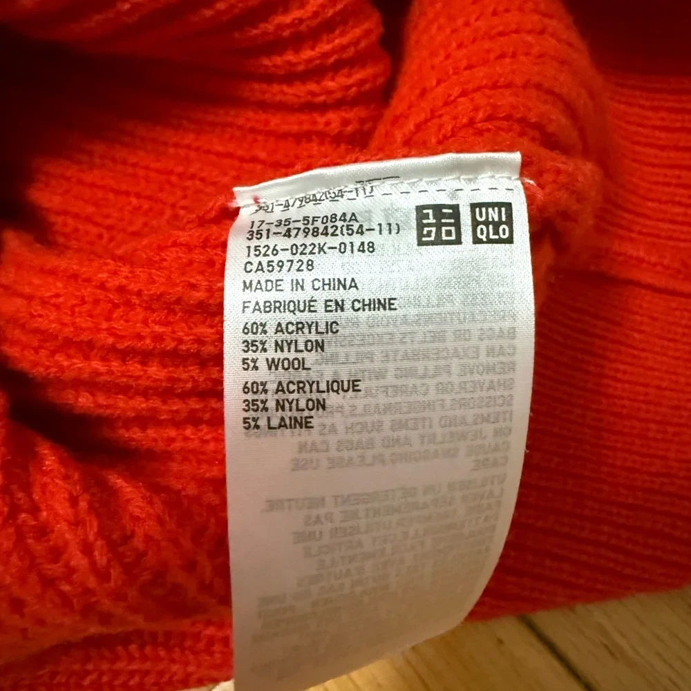 Uniqlo JW Anderson Red Sweater - photo 3