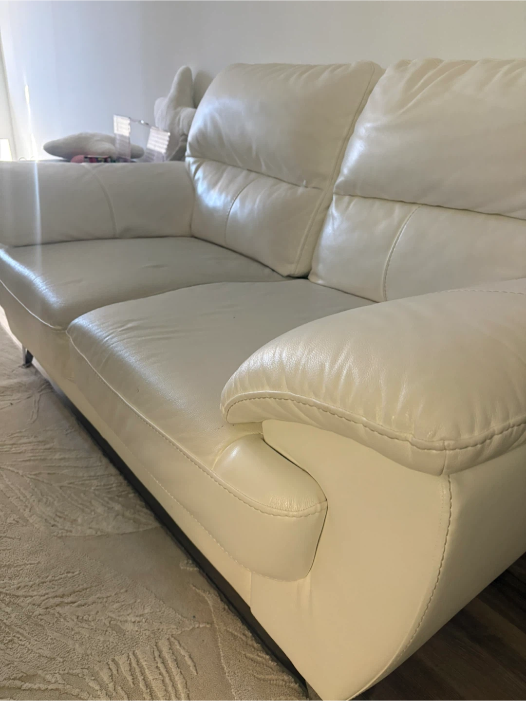 White Two-Seater Sofa - photo 2