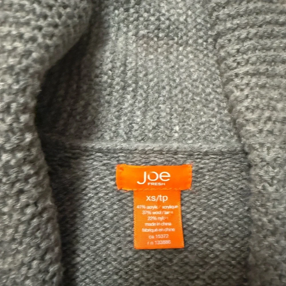 Joe Fresh Sweater - photo 2