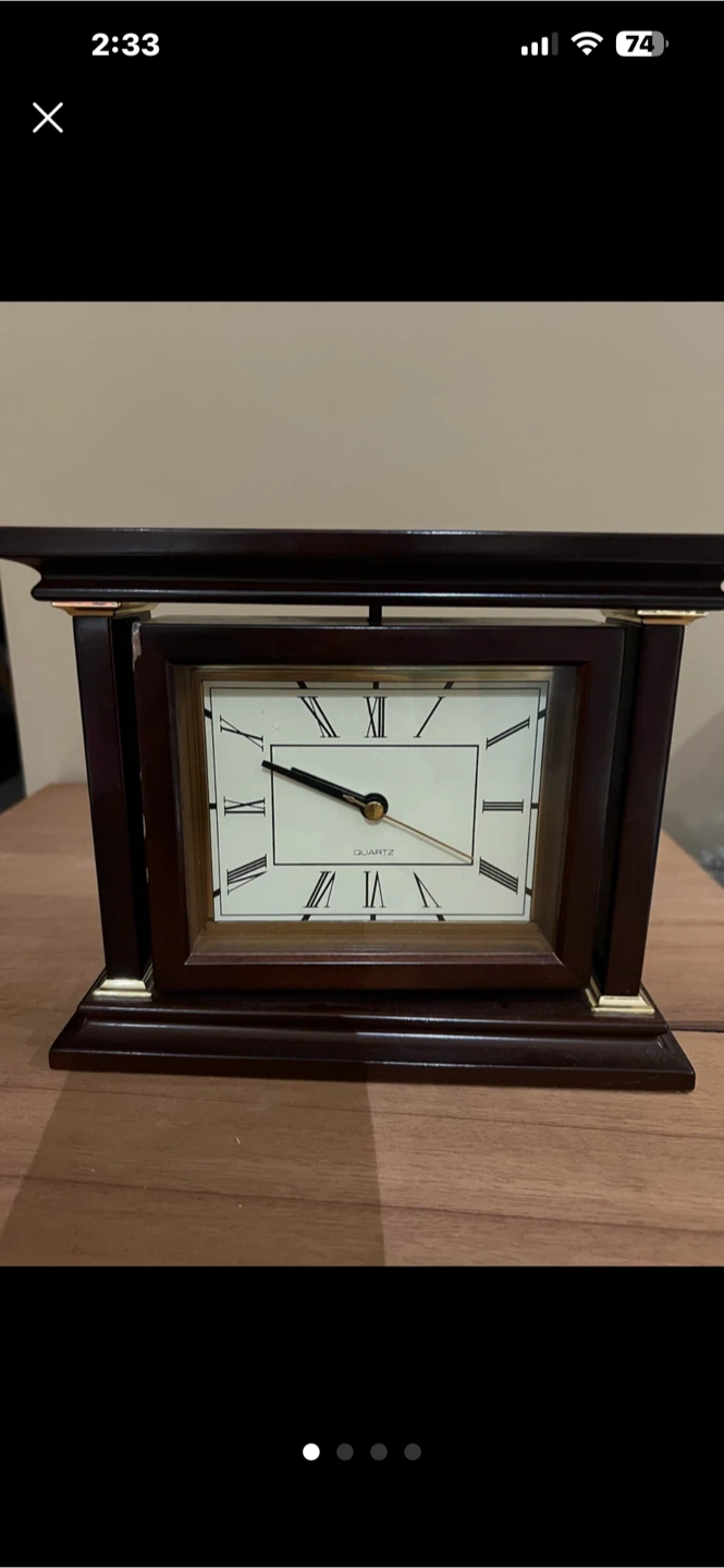 Rotating Tabletop Quartz Clock