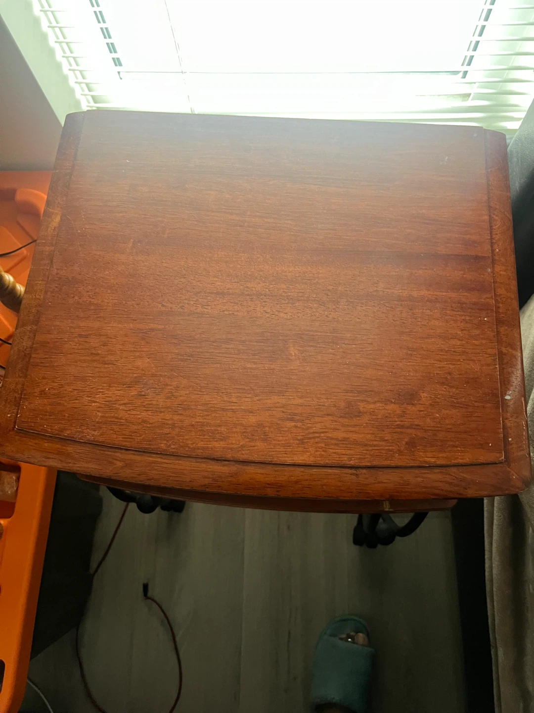 Wooden bedside table with metal legs - photo 2