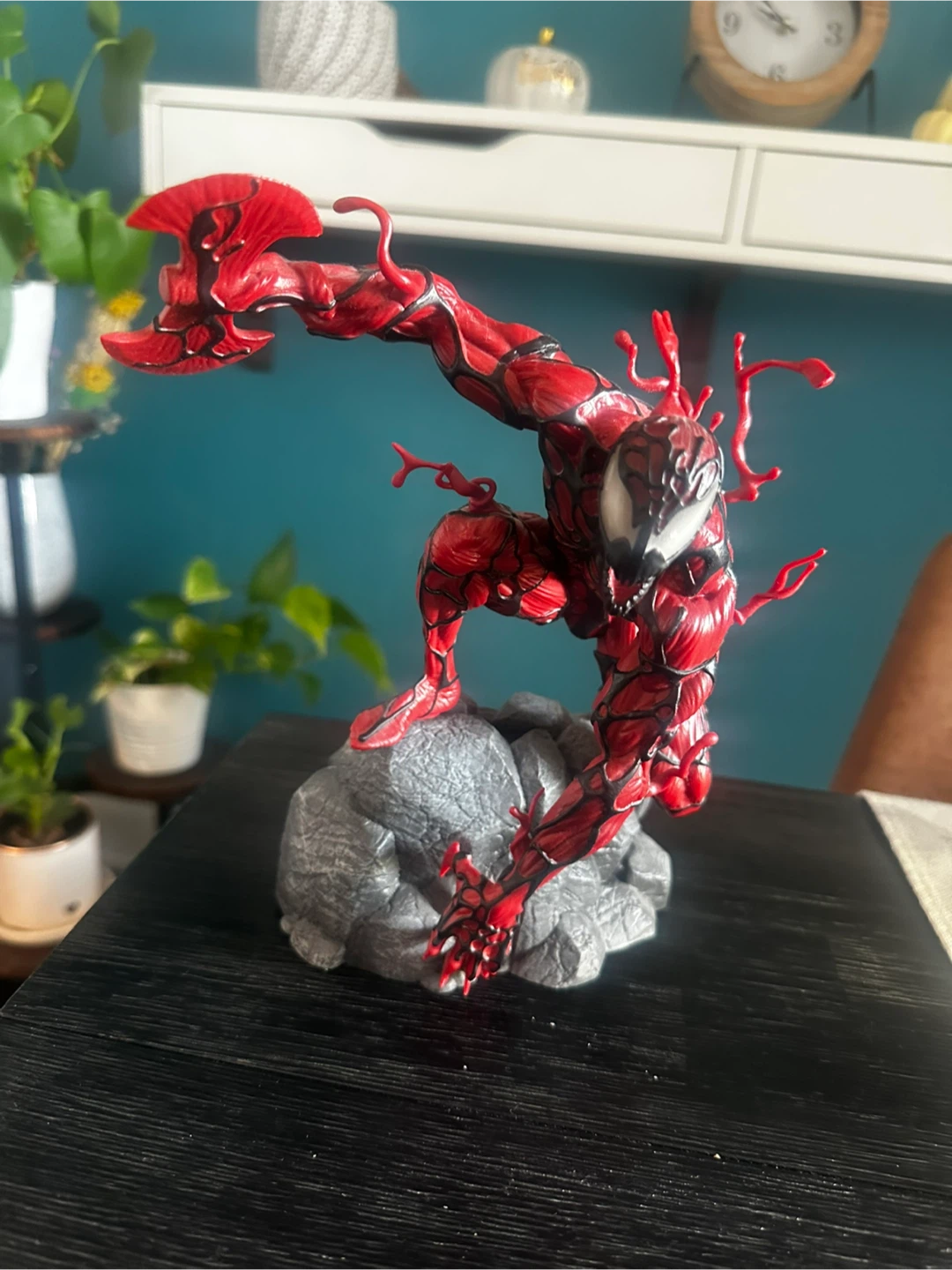 Carnage collectible statue
