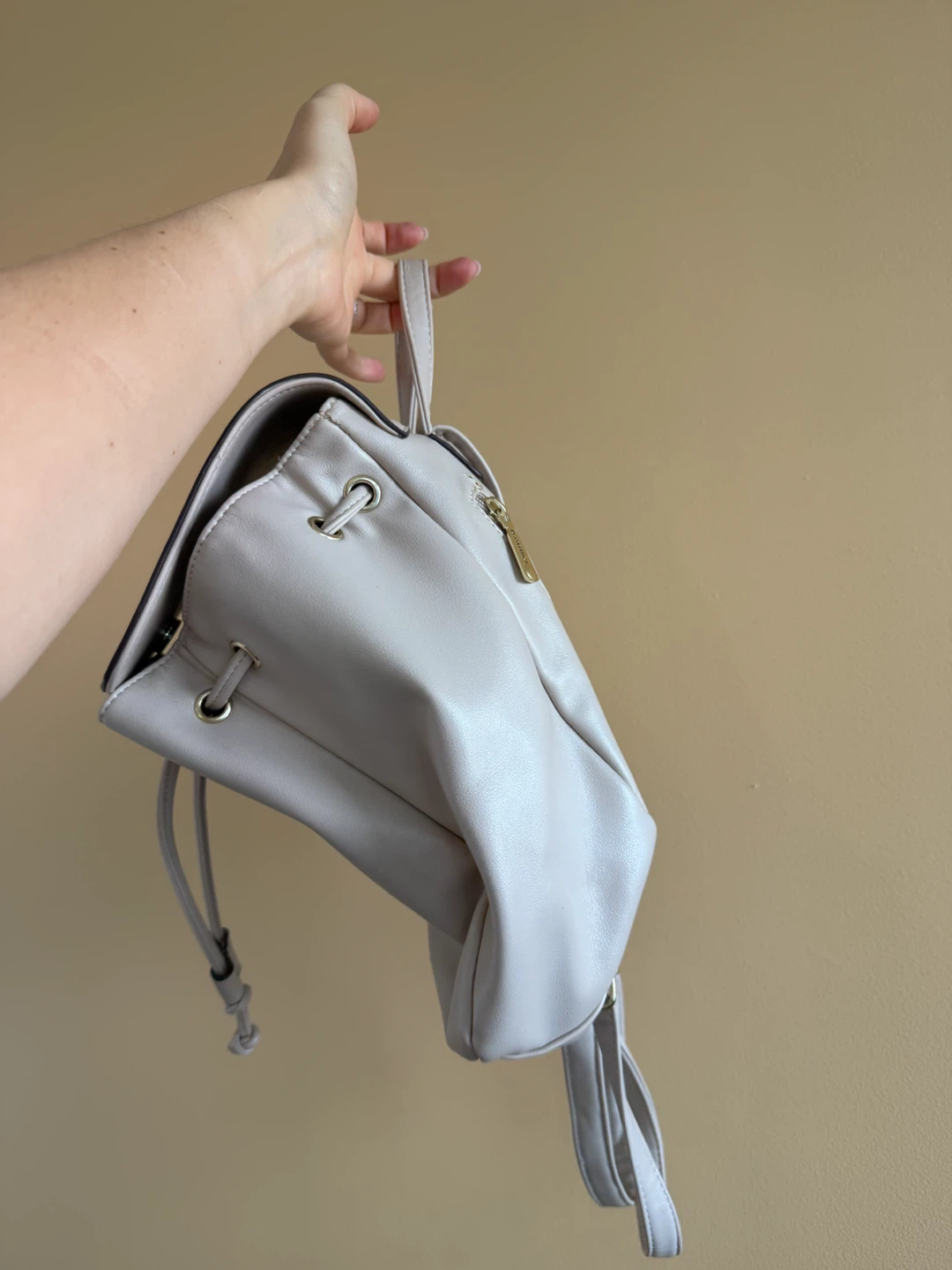 Minor damage - Daniele Patrici beige drawstring backpack - photo 3
