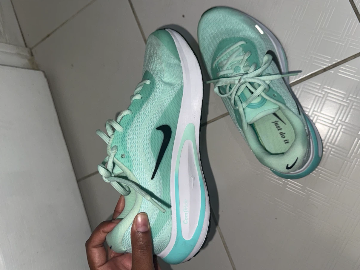 Nike ComfiRide Shoes Mint Green