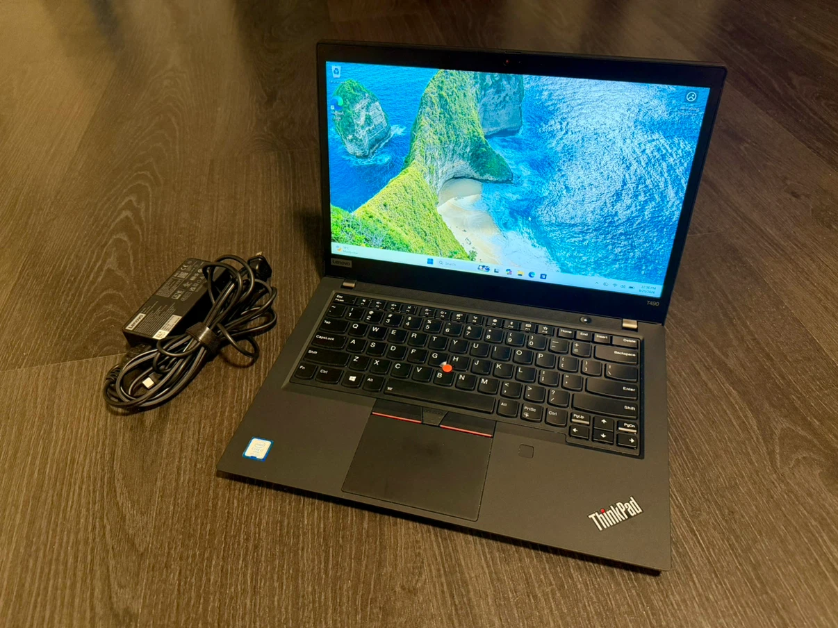 Lenovo T490 Laptop - i7-8665U 16GB RAM 256GB SSD HDMI WiFi Win11