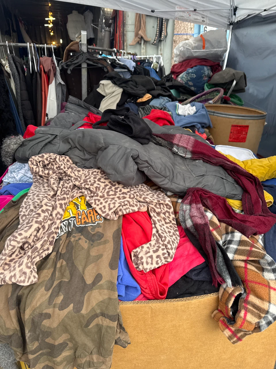 Garage sale massive - photo 2