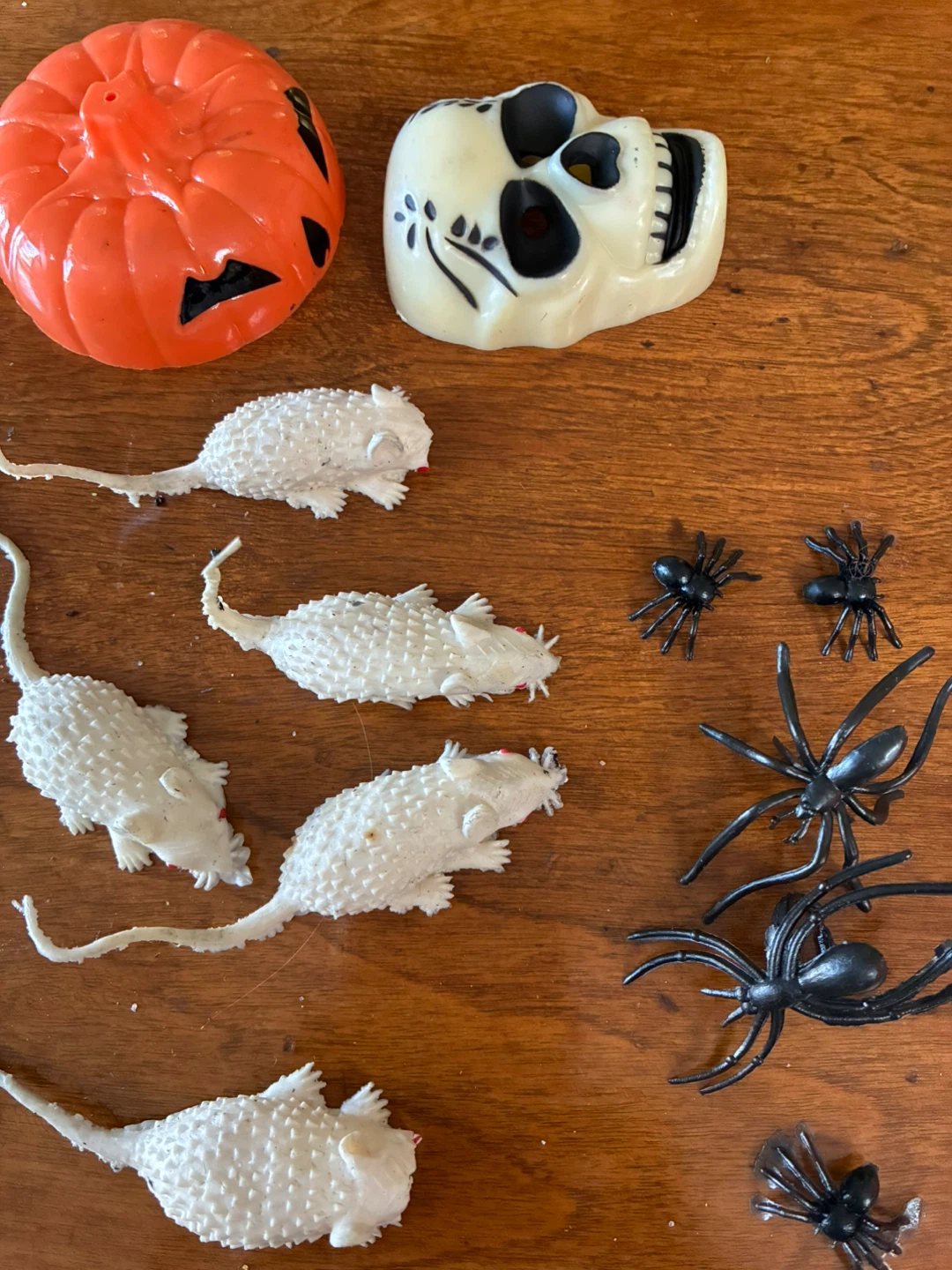 $2 Lot tiny Halloween Rats, Spiders, Skull Pumpkin Decorations - photo 2