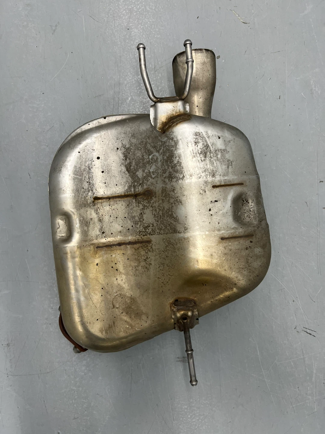 Honda SG-689 Exhaust Muffler - photo 3