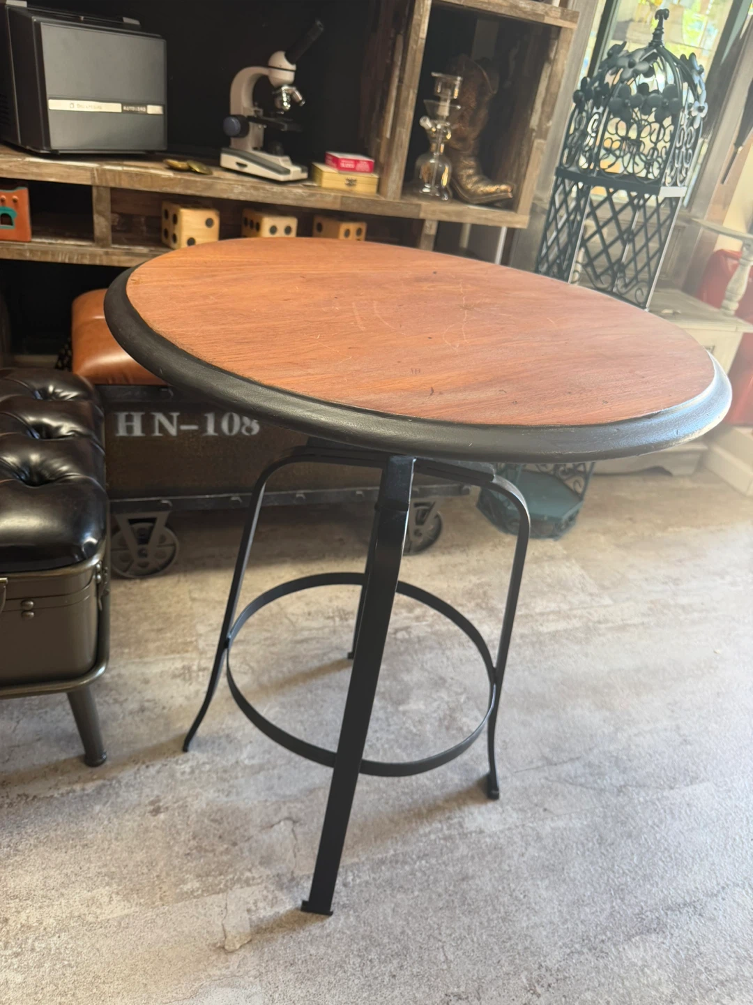 Adjustable High Style Round Pub Table - photo 3