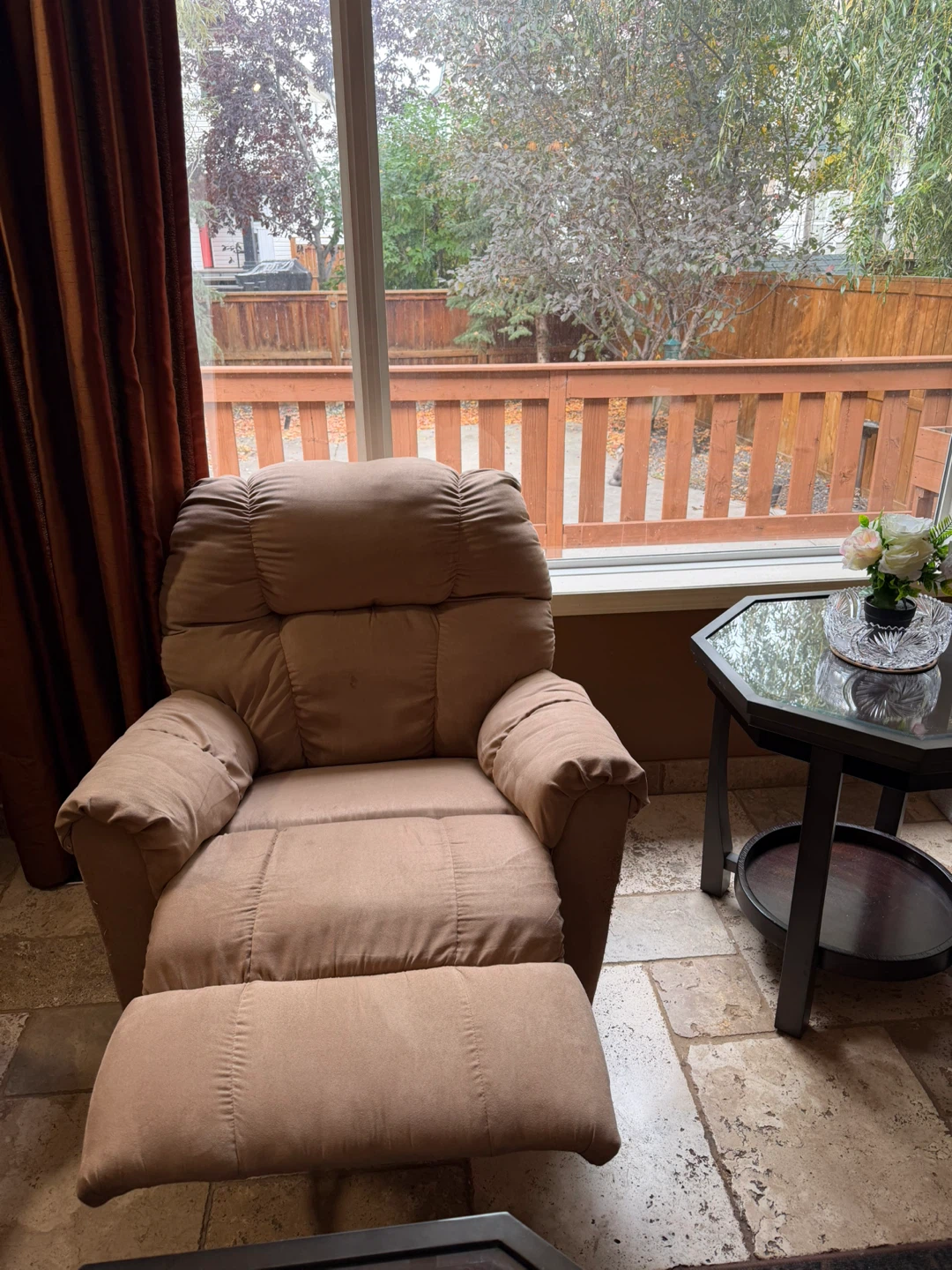 Tan fabric recliner - photo 2