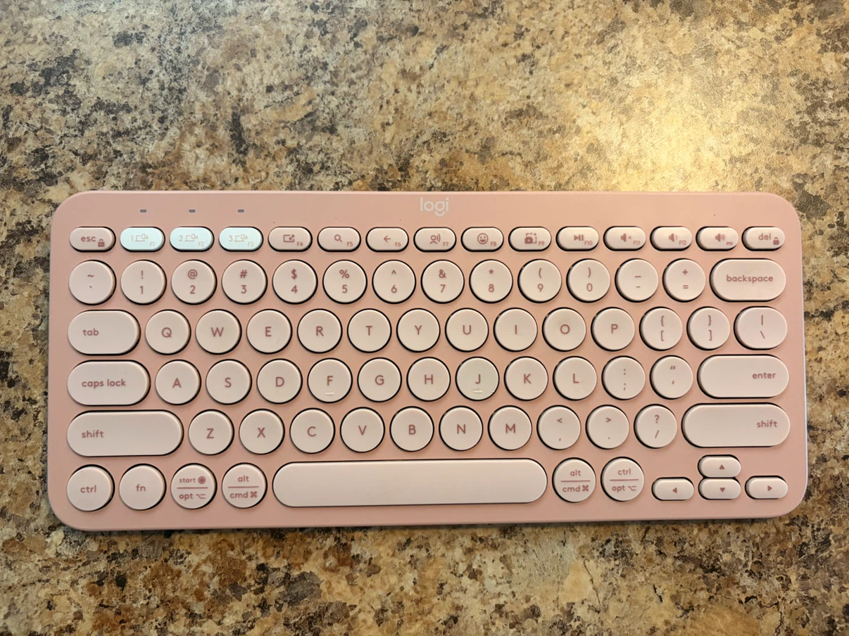 Pick up: Logitech Pebble Keys 2 K380s Keyboard - Pink