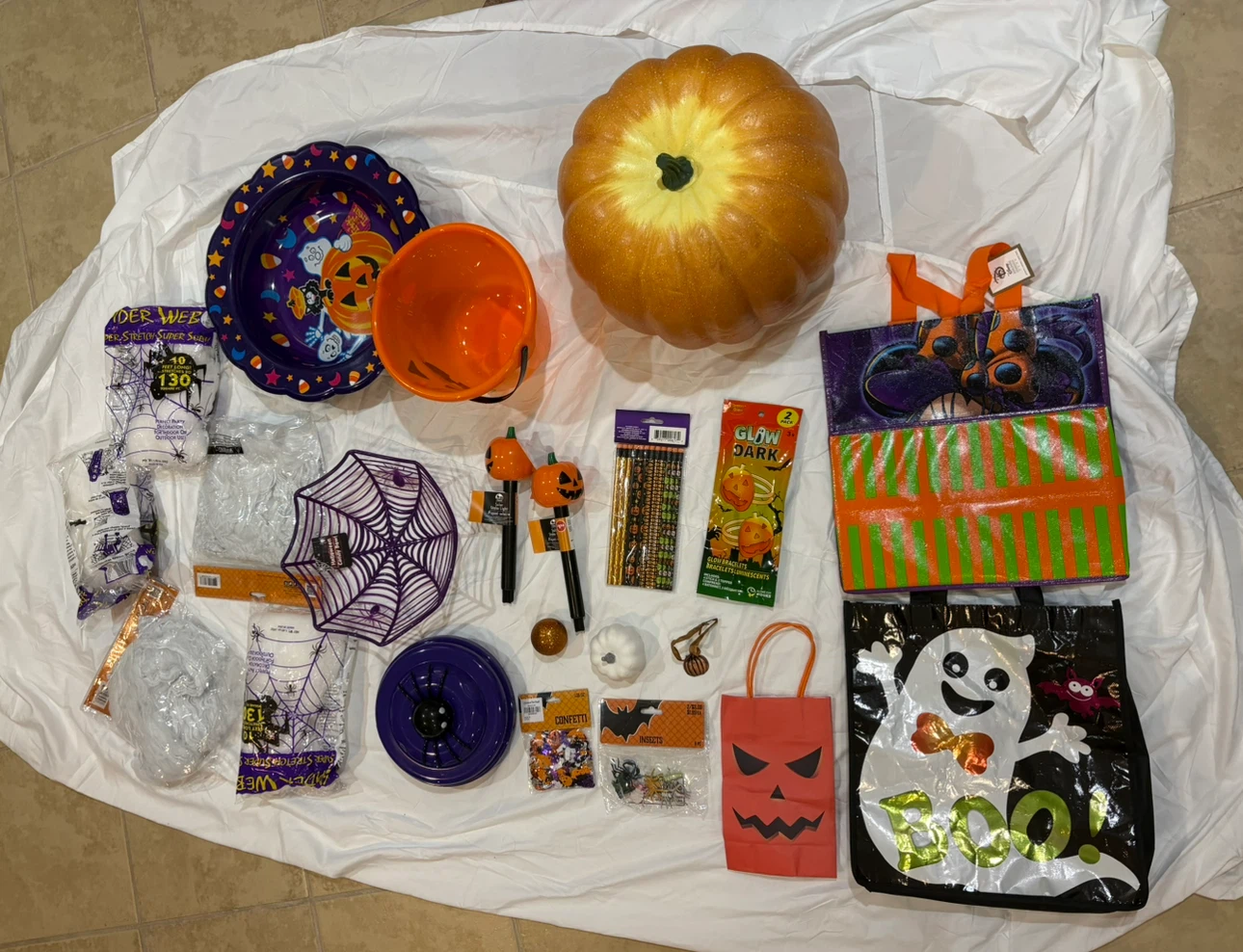 Halloween Decoration and Party Supply Bundle