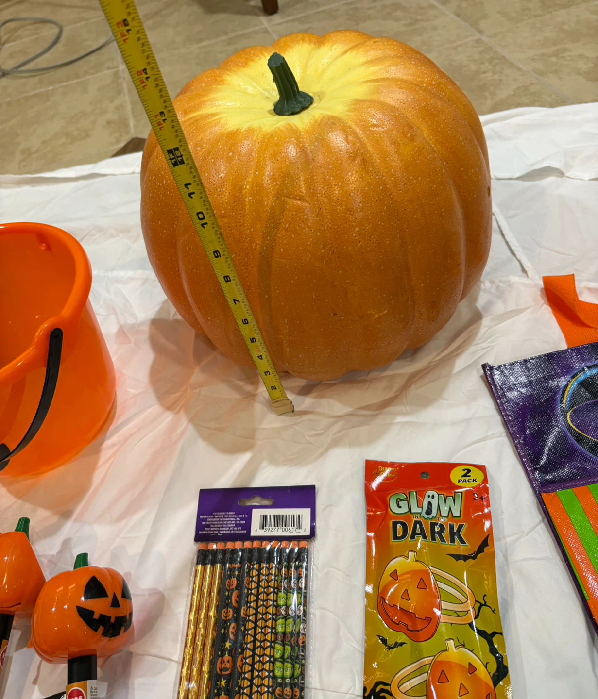 Halloween Decoration and Party Supply Bundle - photo 2