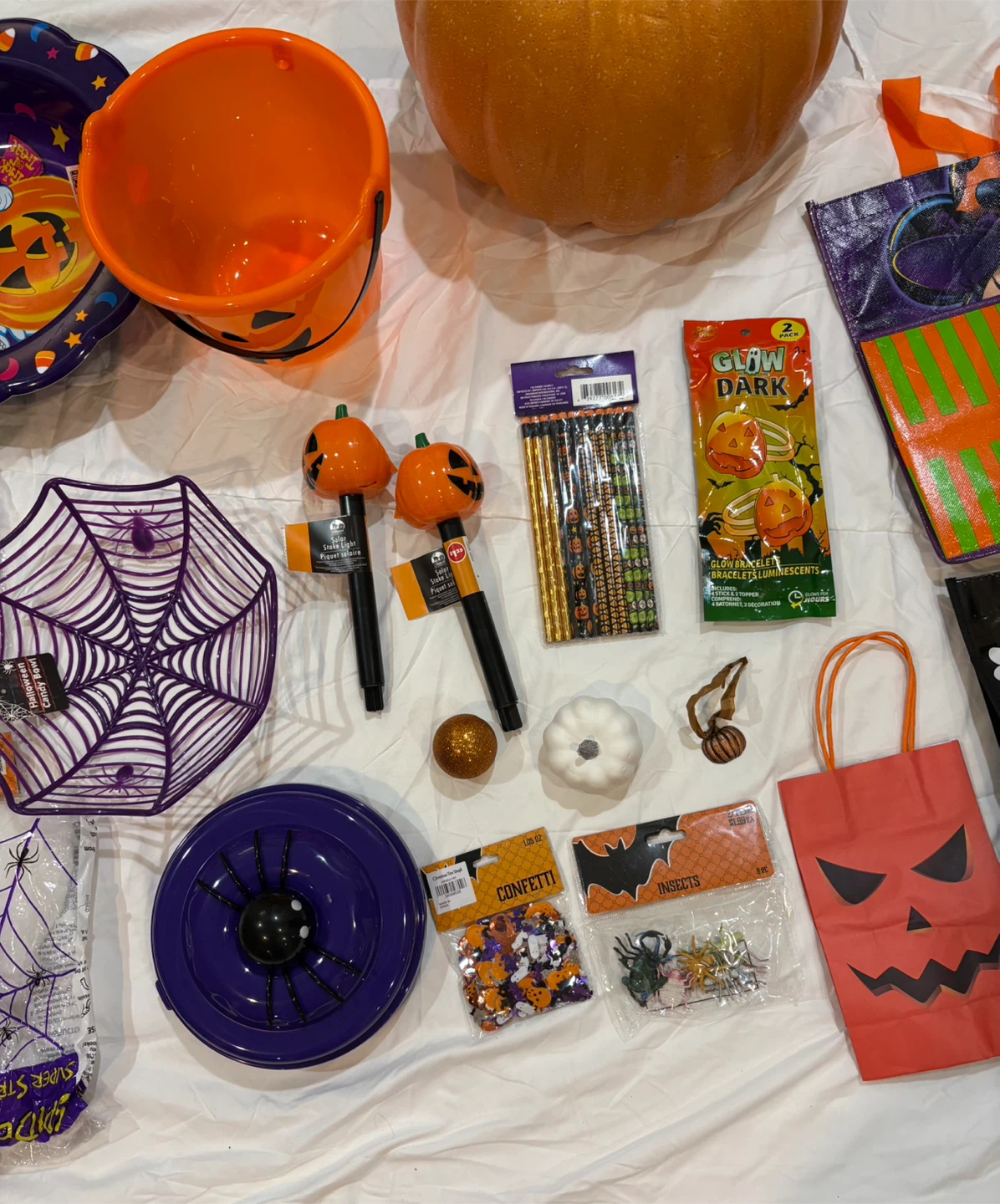 Halloween Decoration and Party Supply Bundle - photo 5