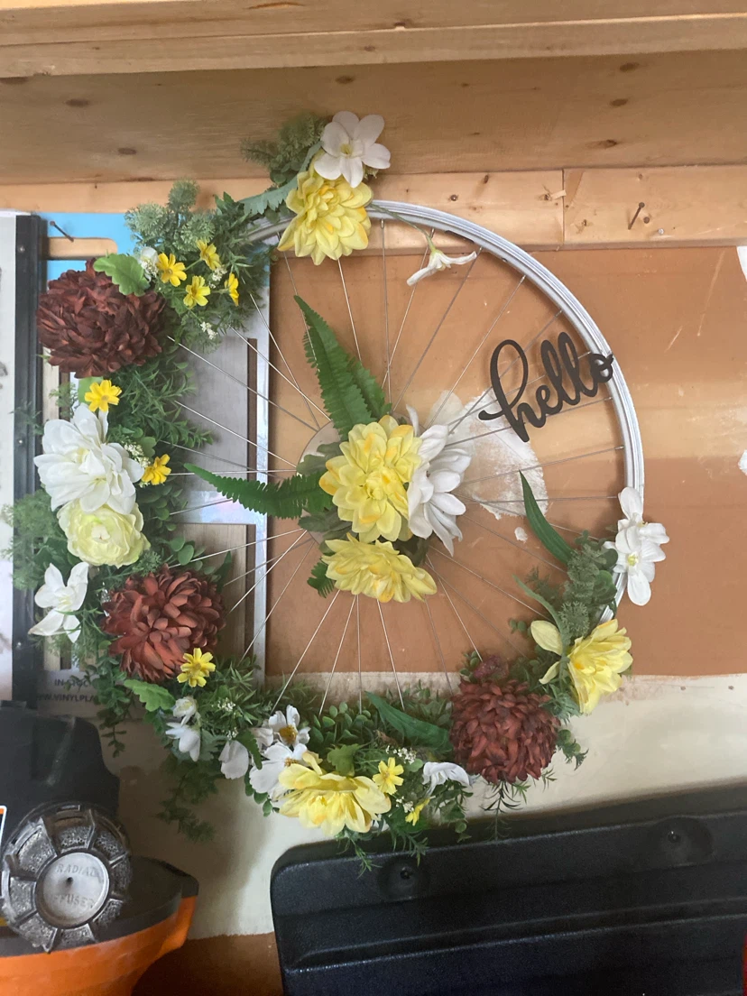 Bicycle Wheel Floral Wall Decor