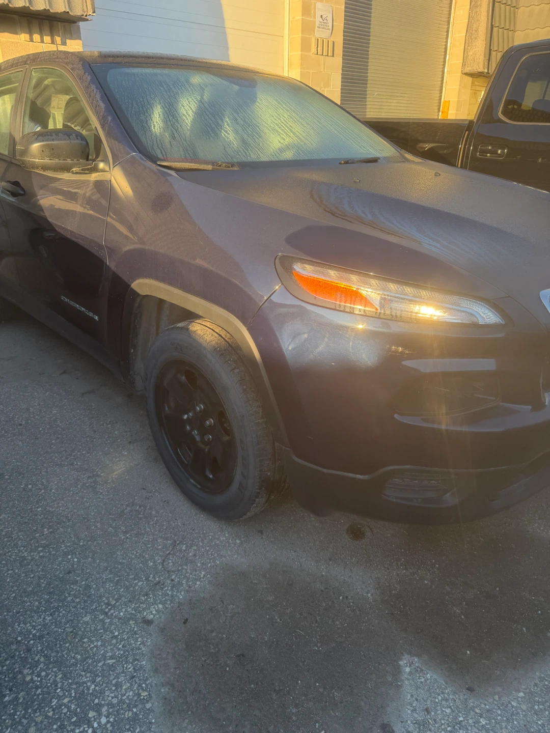 Jeep Cherokee SUV - photo 3