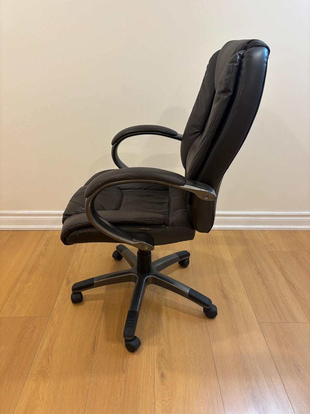 Brown Leather Office Chair – High Back Executive - photo 2