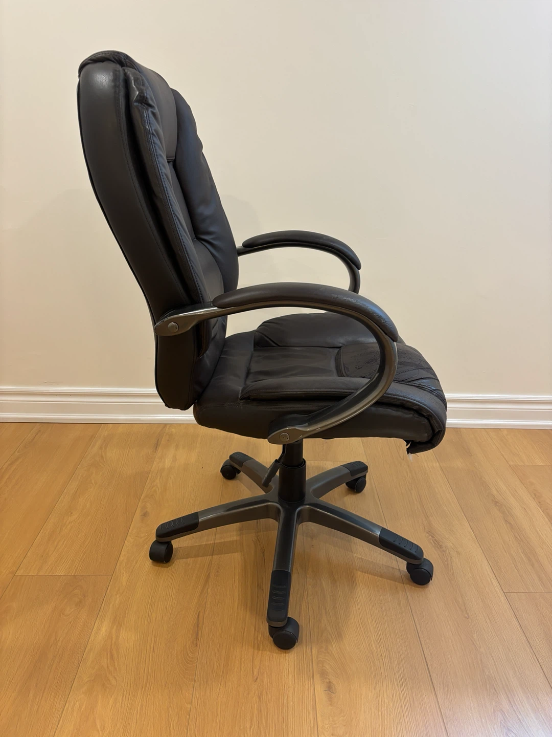Brown Leather Office Chair – High Back Executive - photo 4