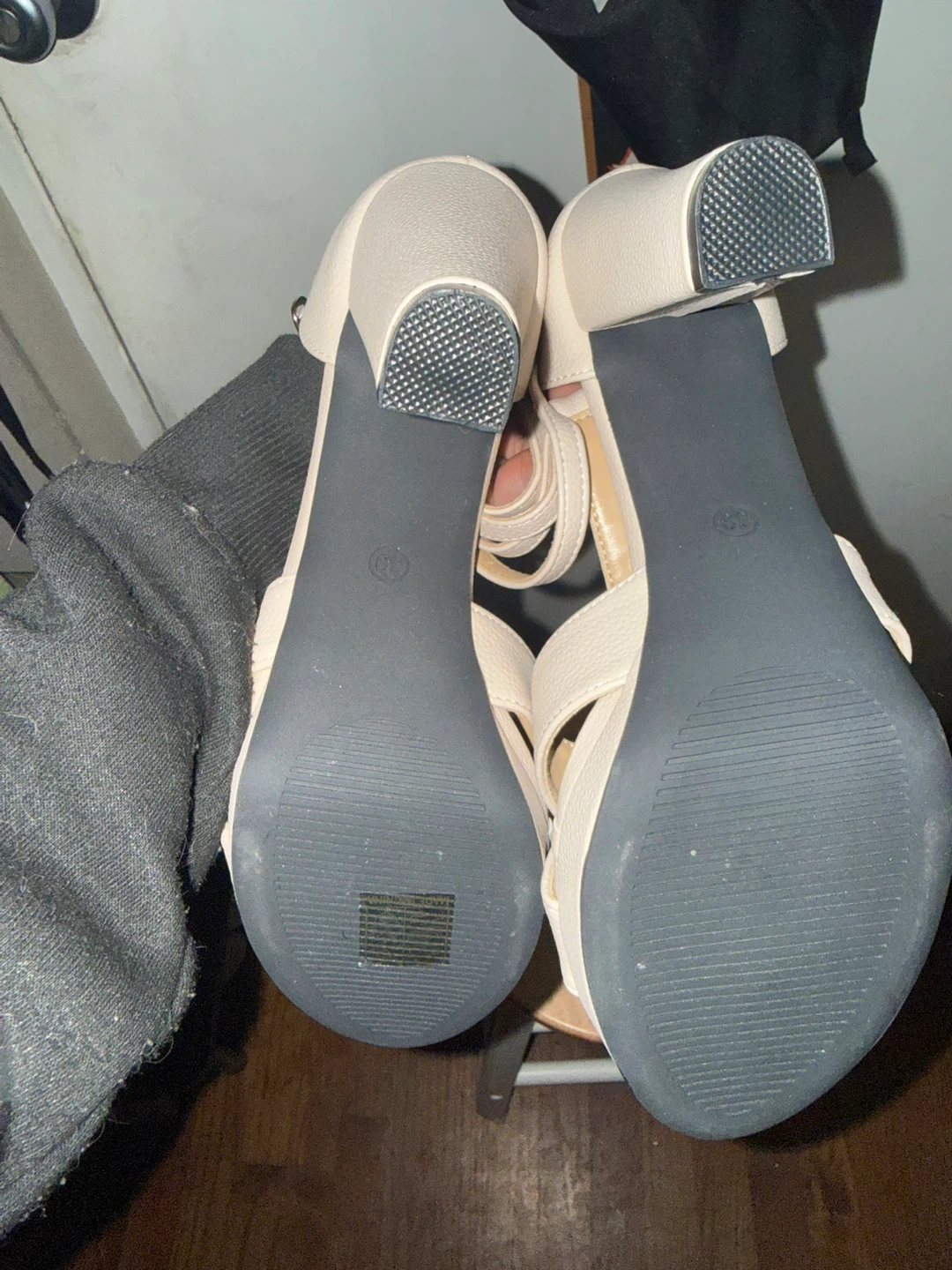 Women’s high heels, size 39 - photo 4